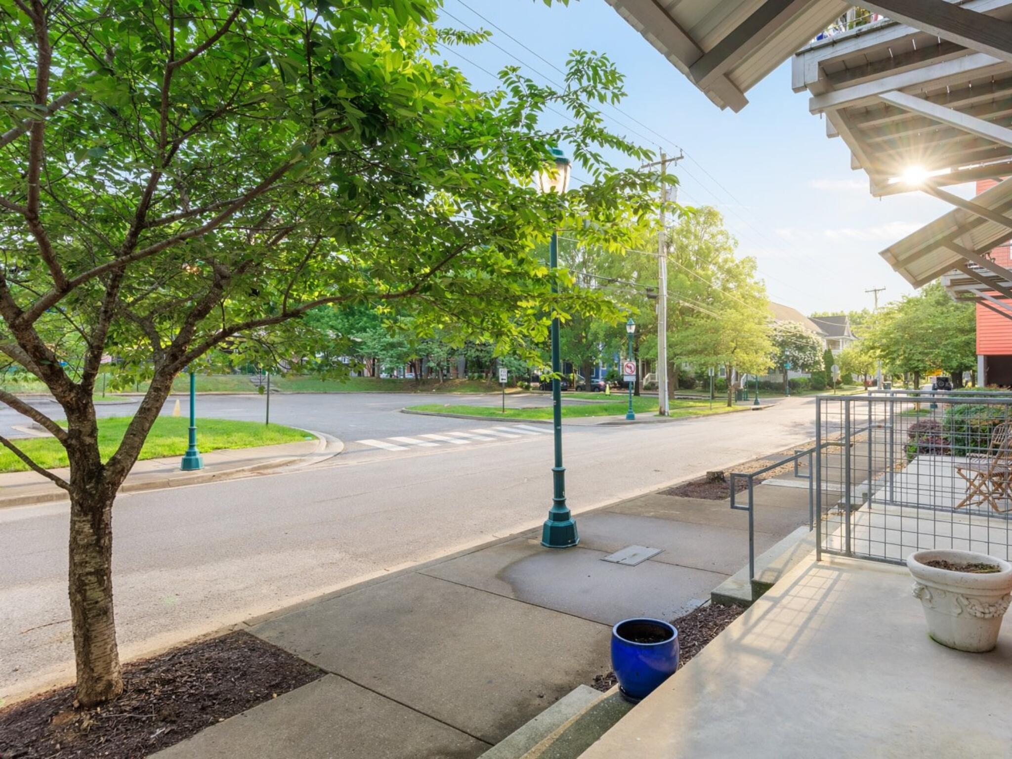 1609 Long Street, 103