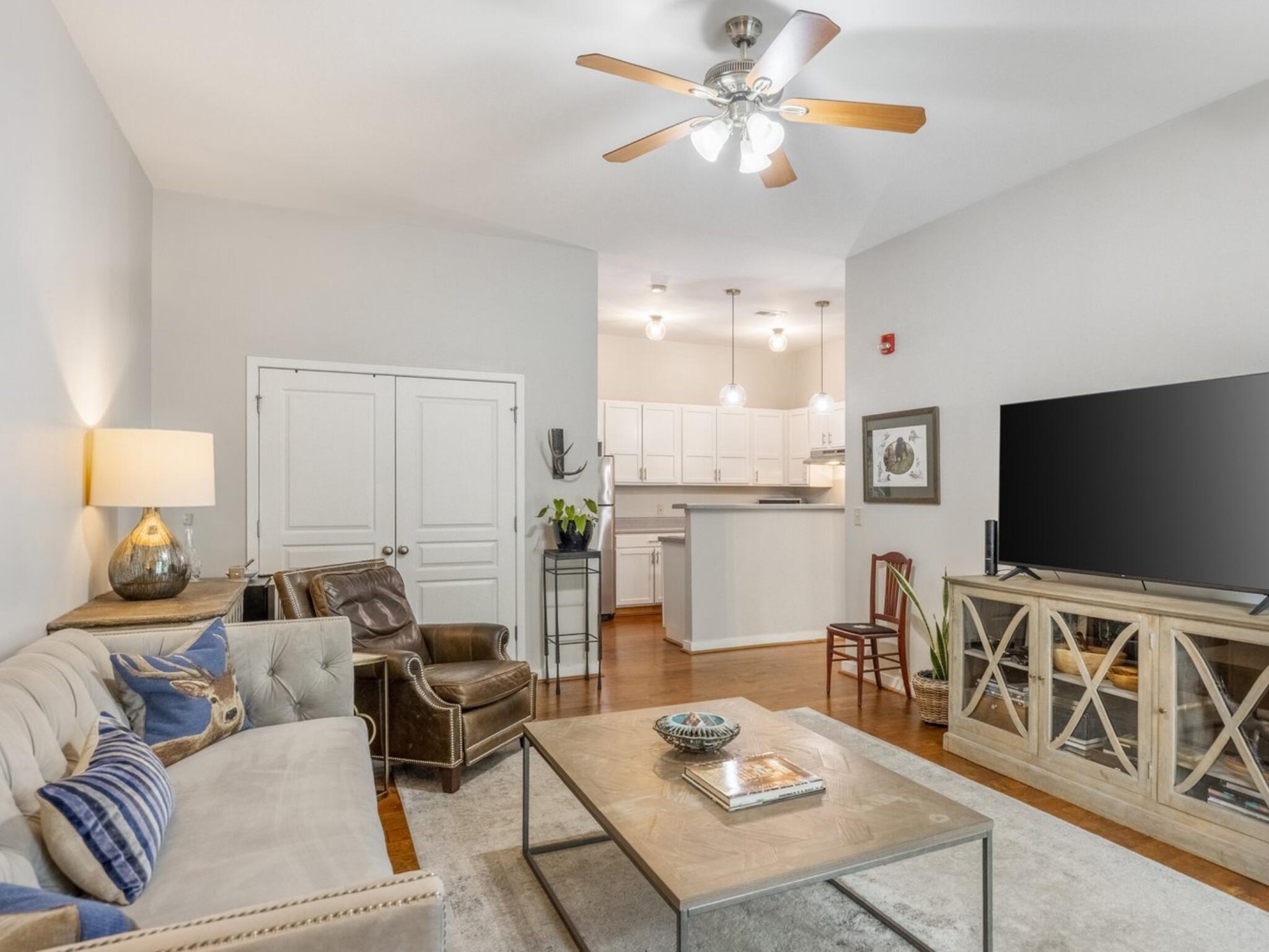 1609 Long Street, 103
