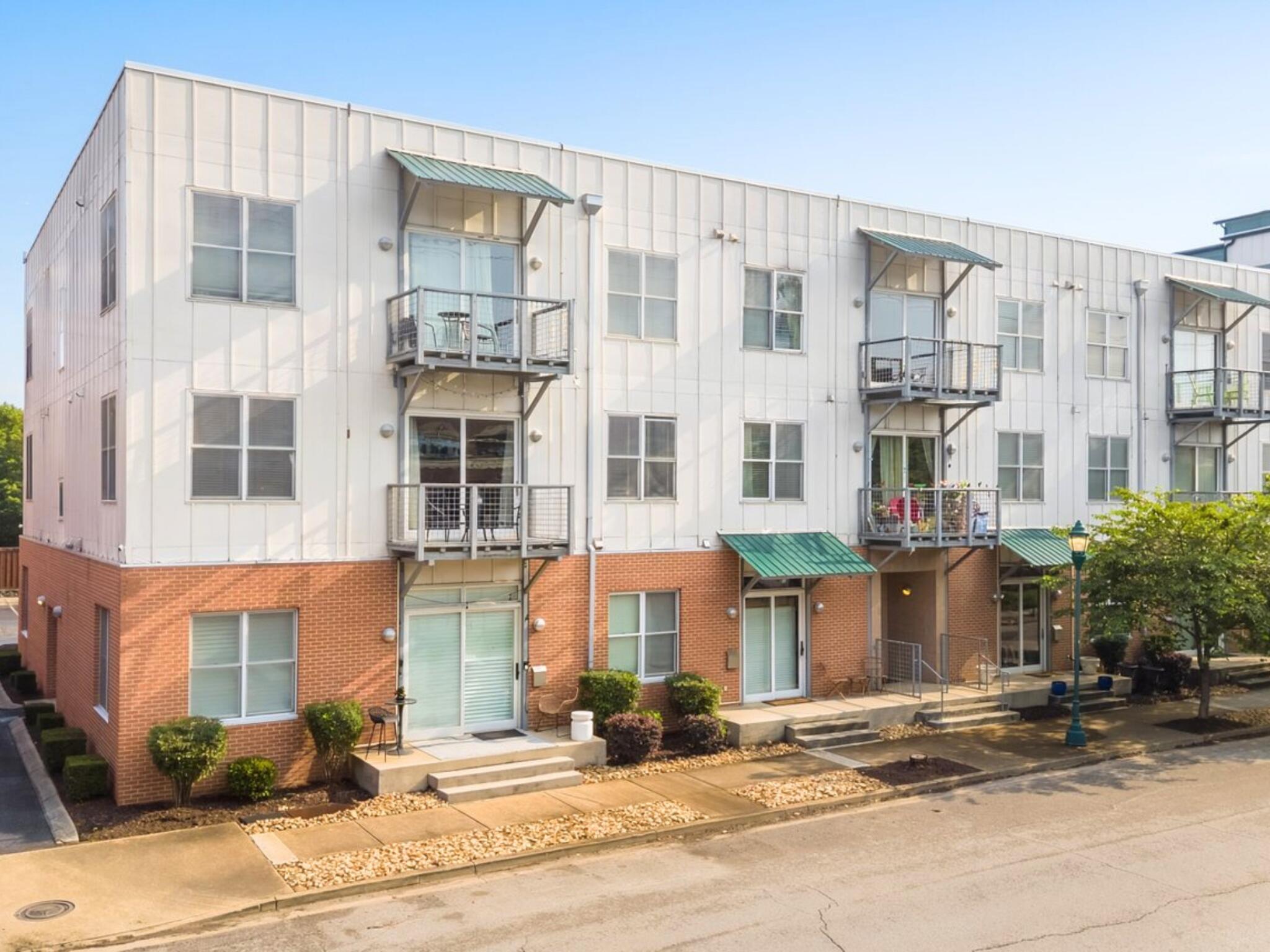 1609 Long Street, 103