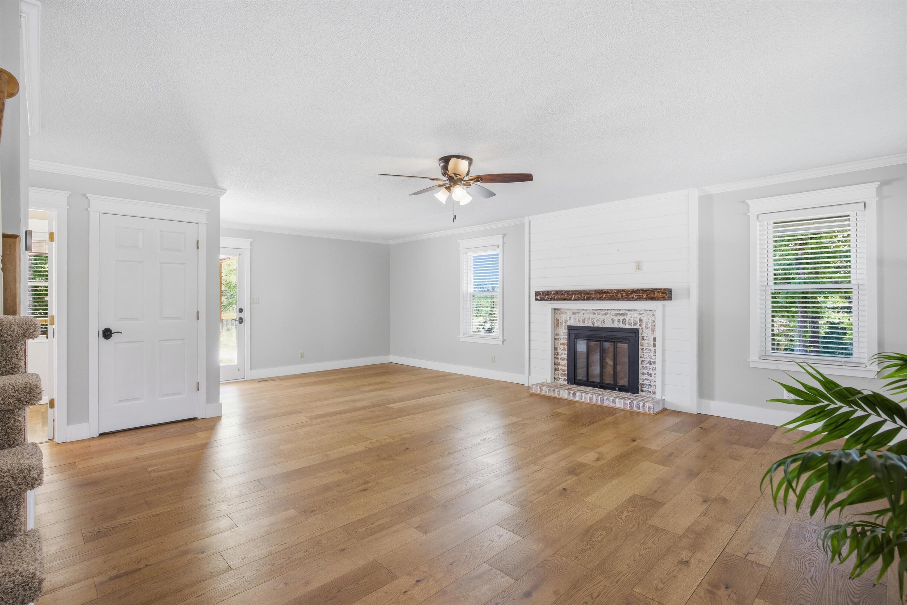 5308 Woody Trail
