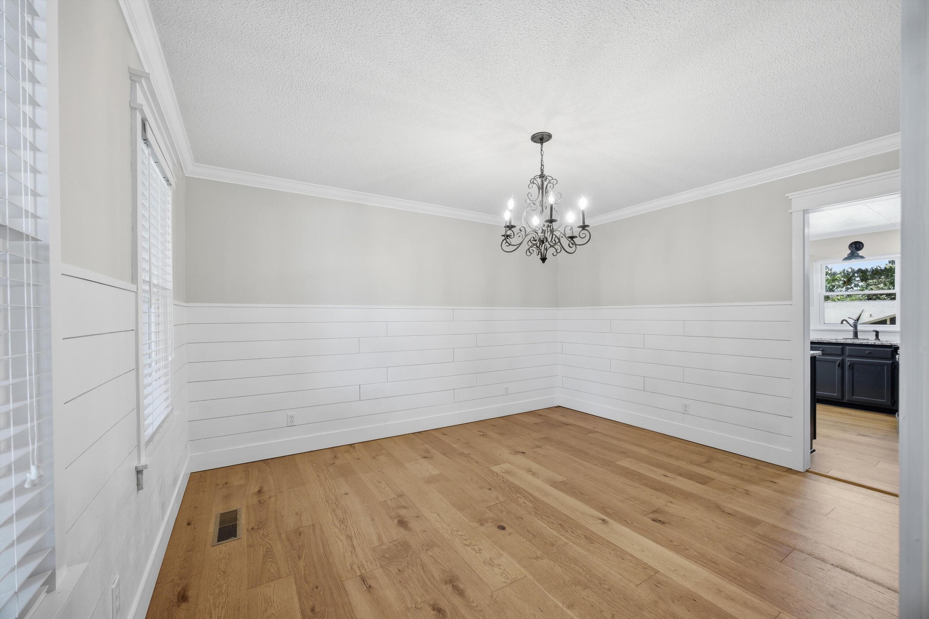 5308 Woody Trail
