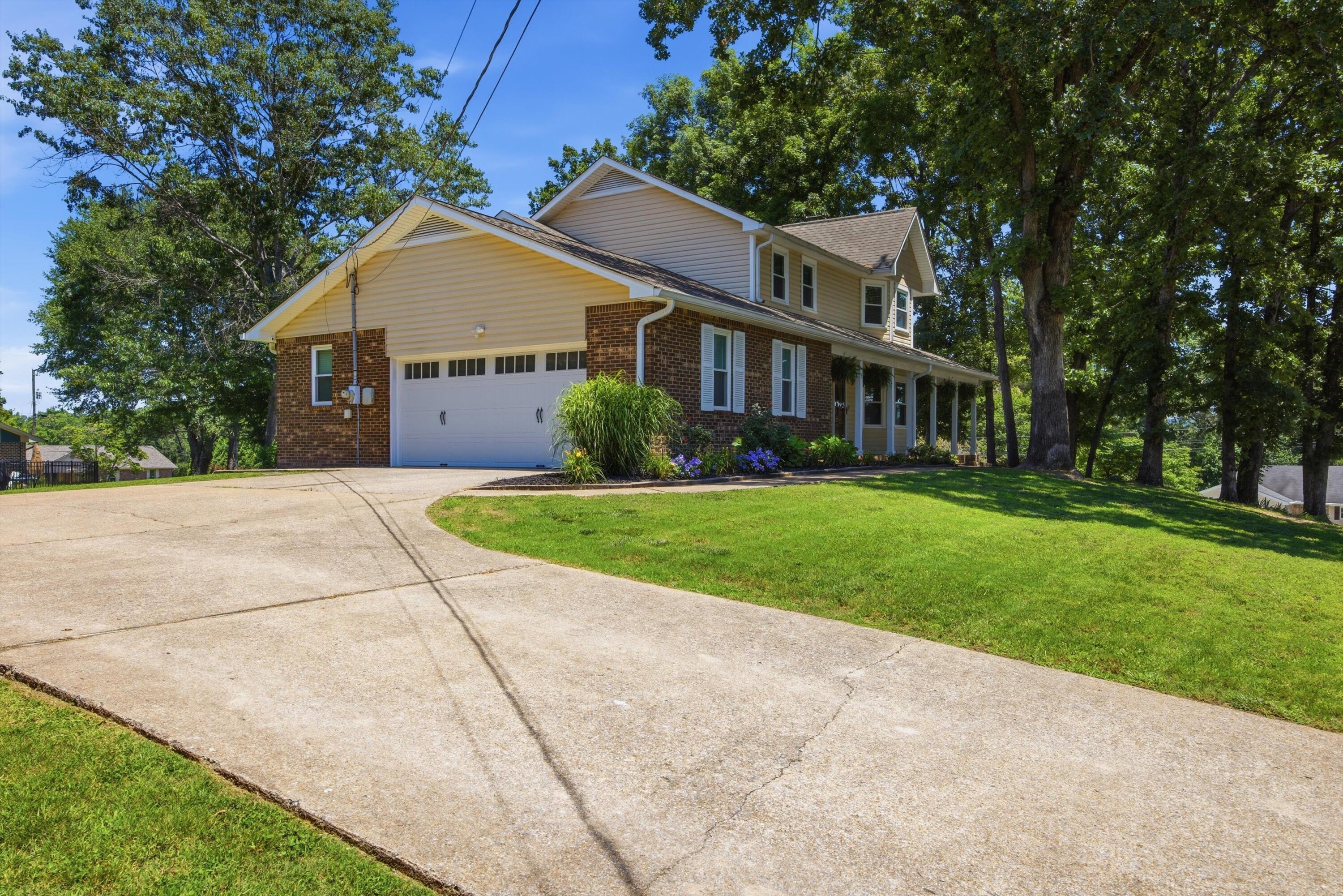 5308 Woody Trail