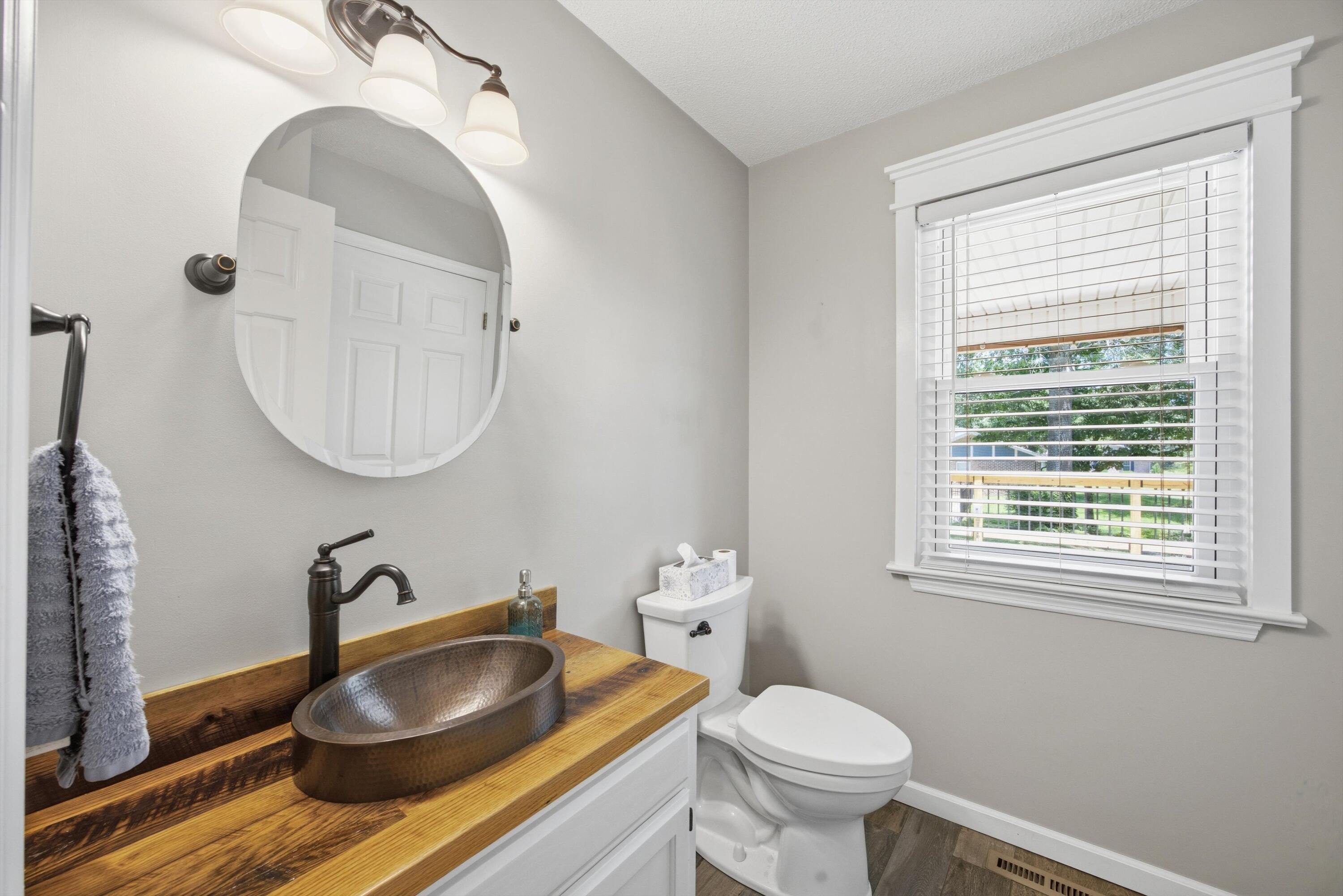 5308 Woody Trail