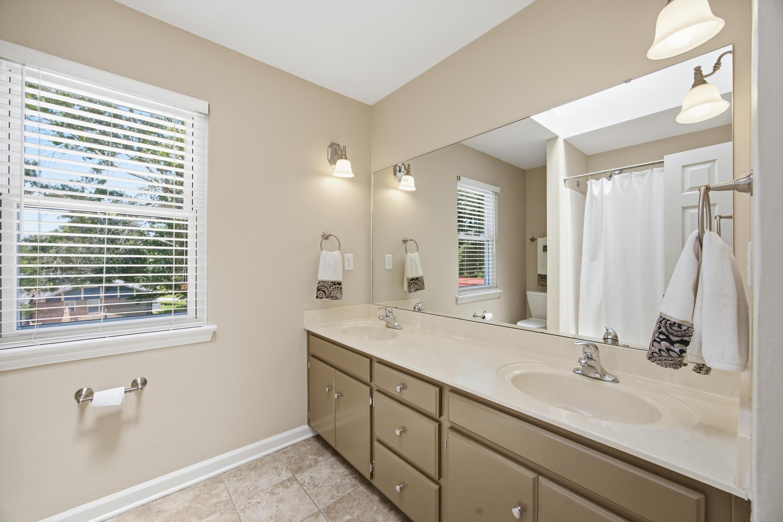 5308 Woody Trail