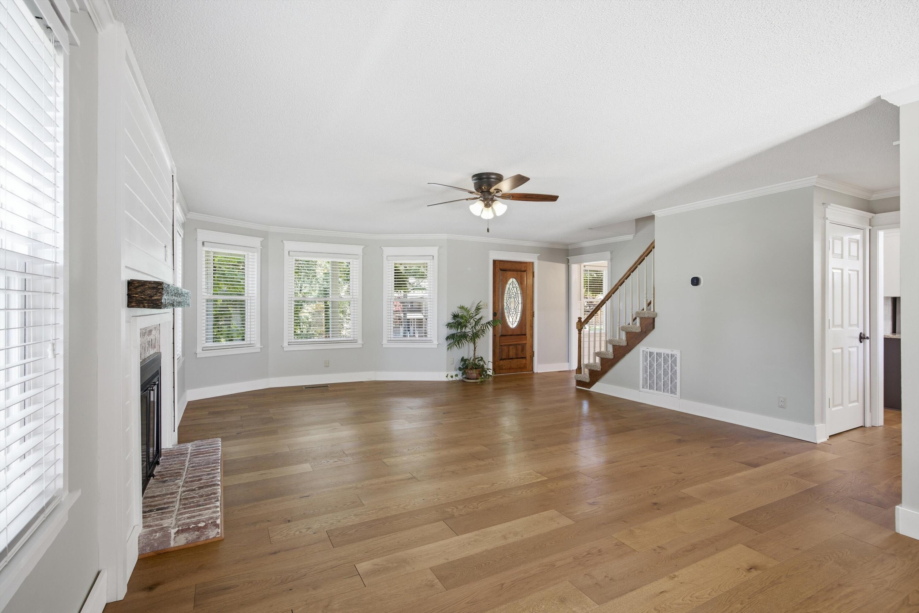 5308 Woody Trail
