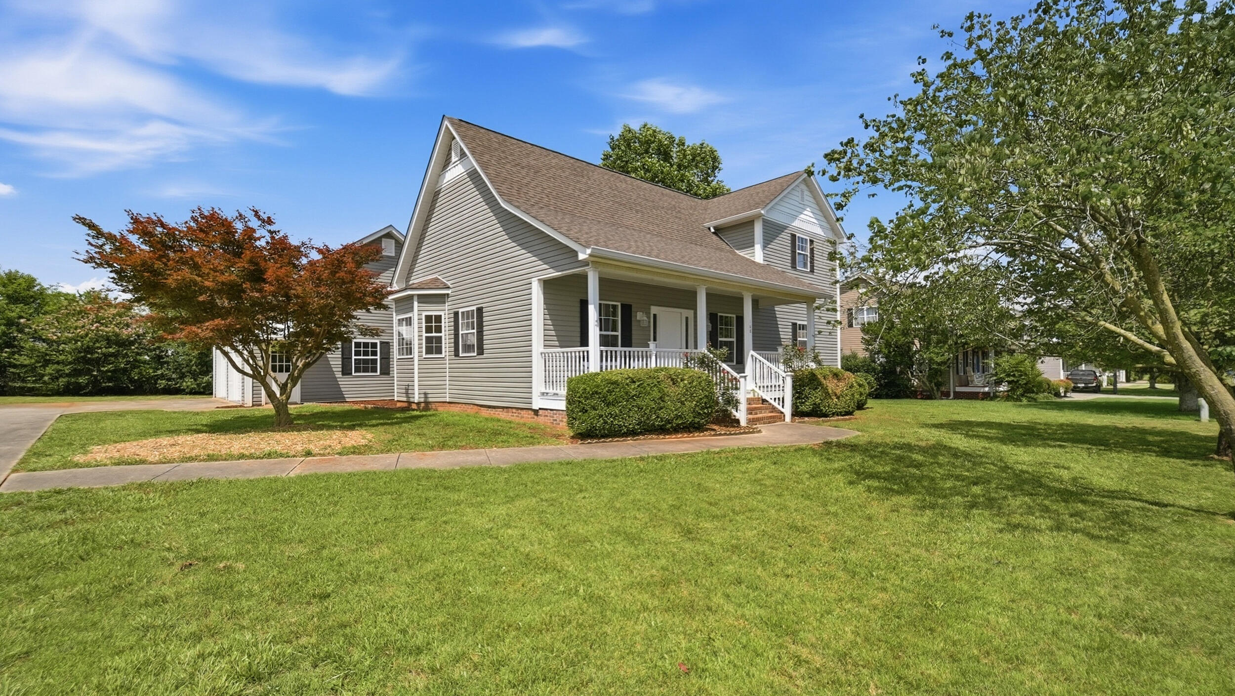 168 Windermere Lane NE