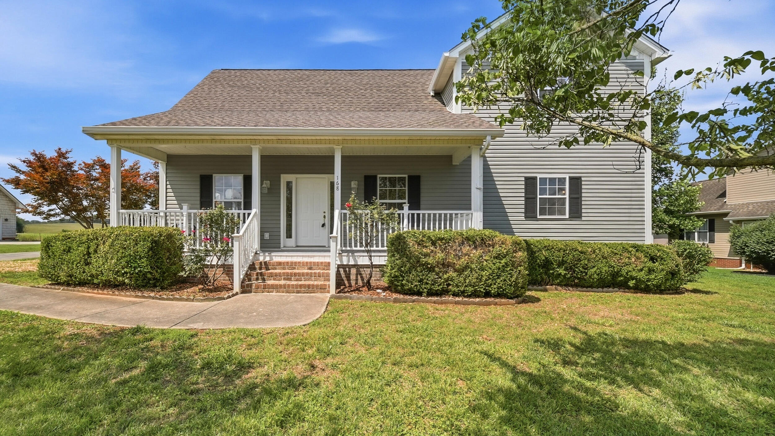 168 Windermere Lane NE