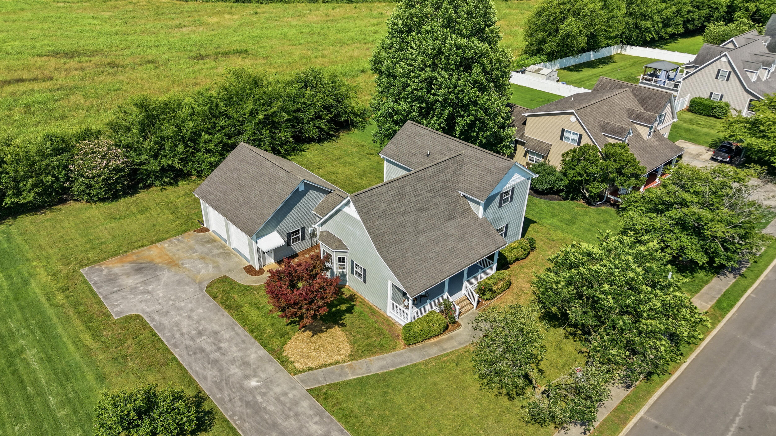 168 Windermere Lane NE