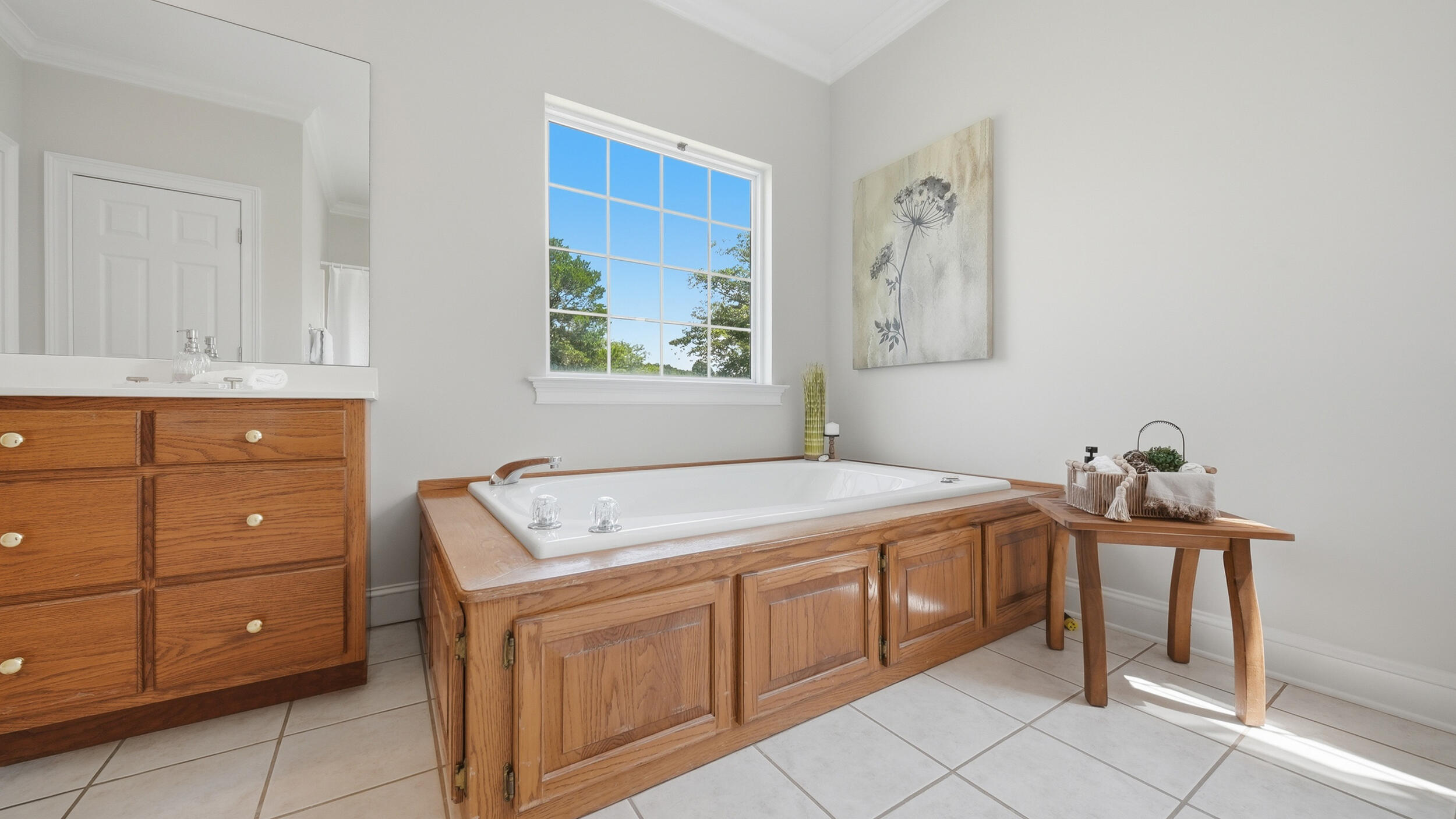 168 Windermere Lane NE