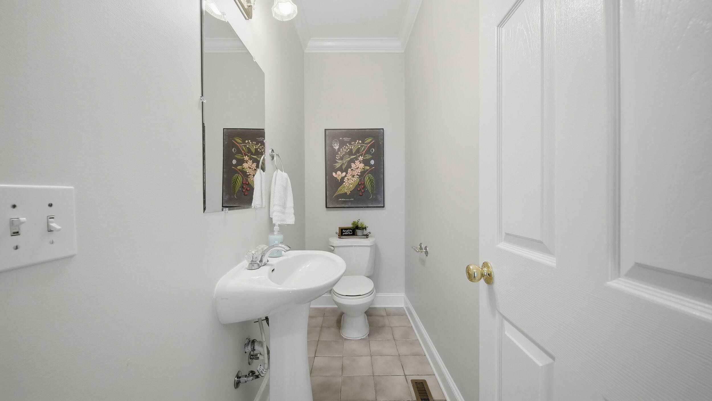 168 Windermere Lane NE