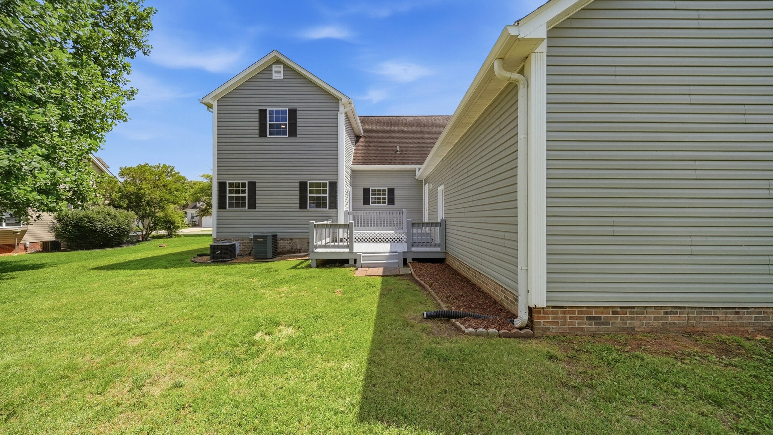 168 Windermere Lane NE