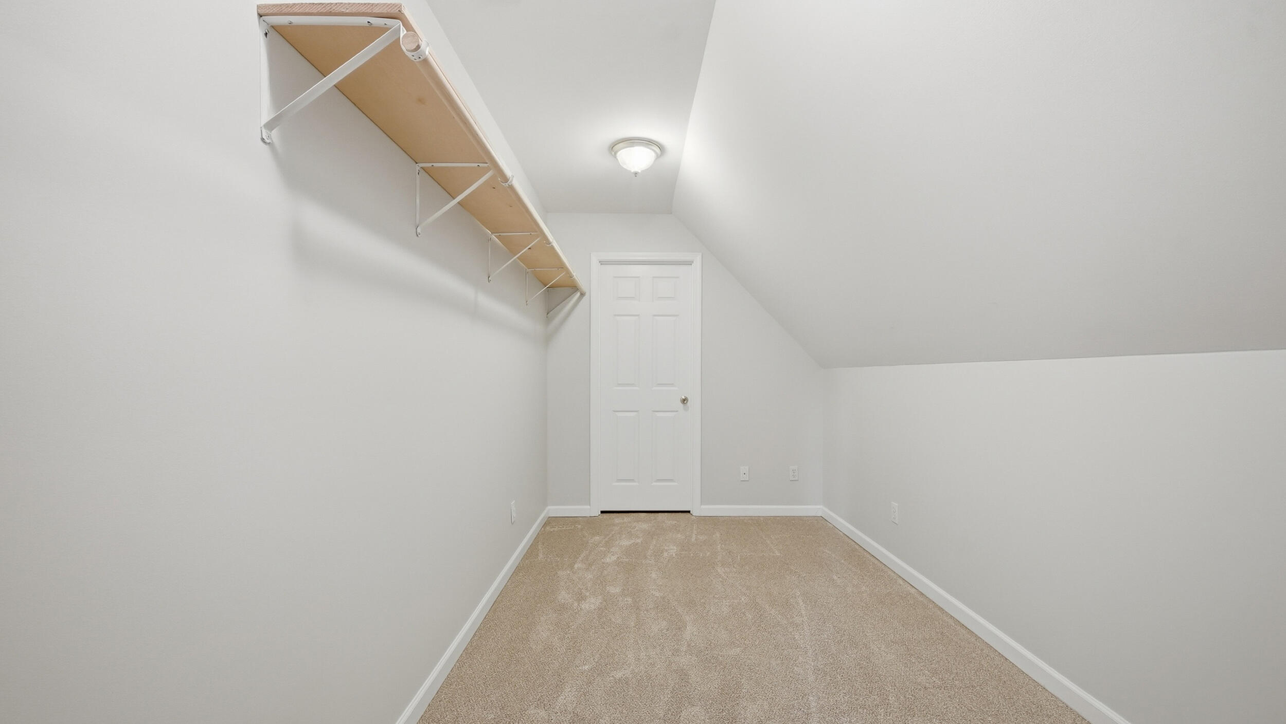 168 Windermere Lane NE