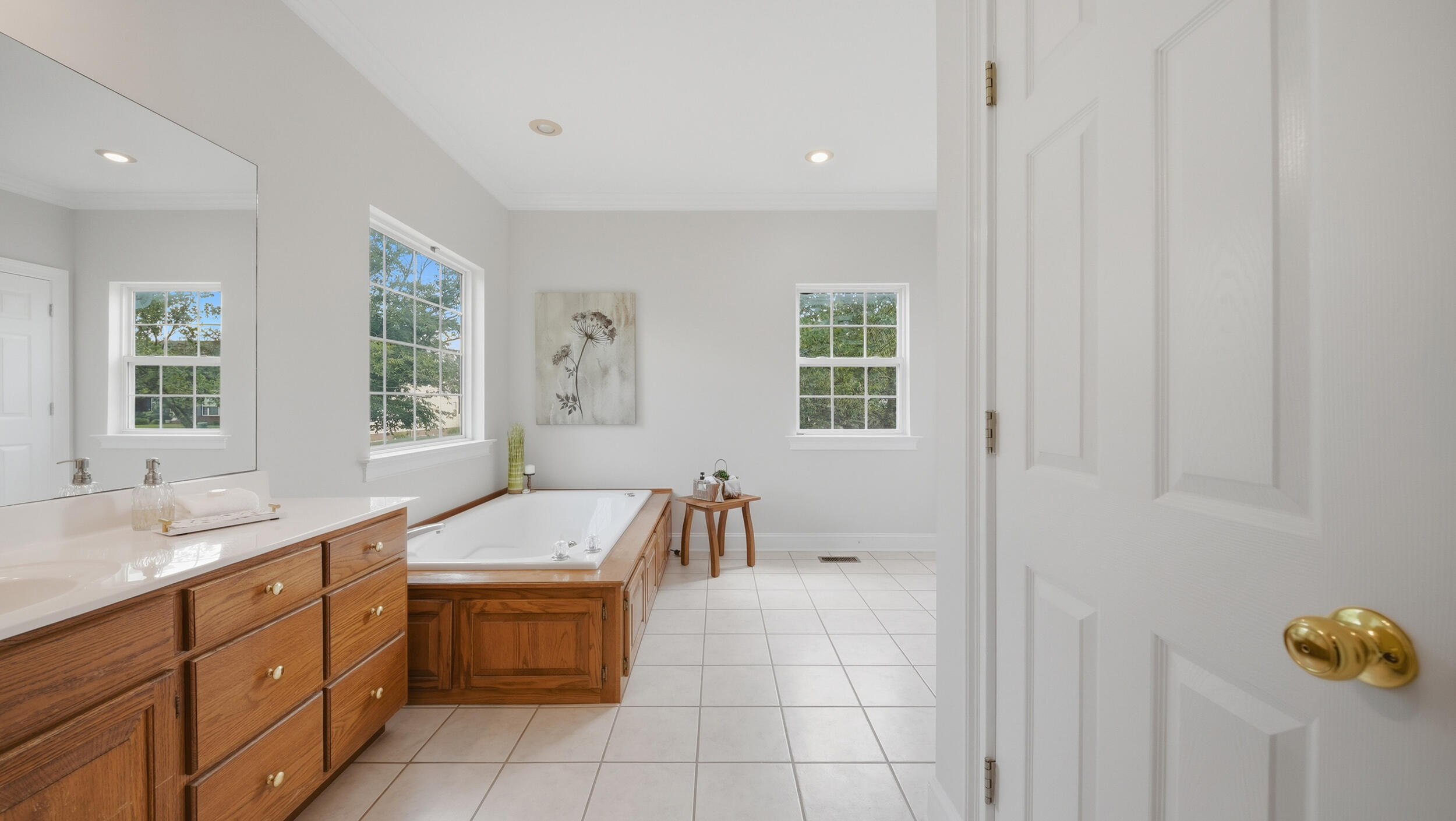 168 Windermere Lane NE