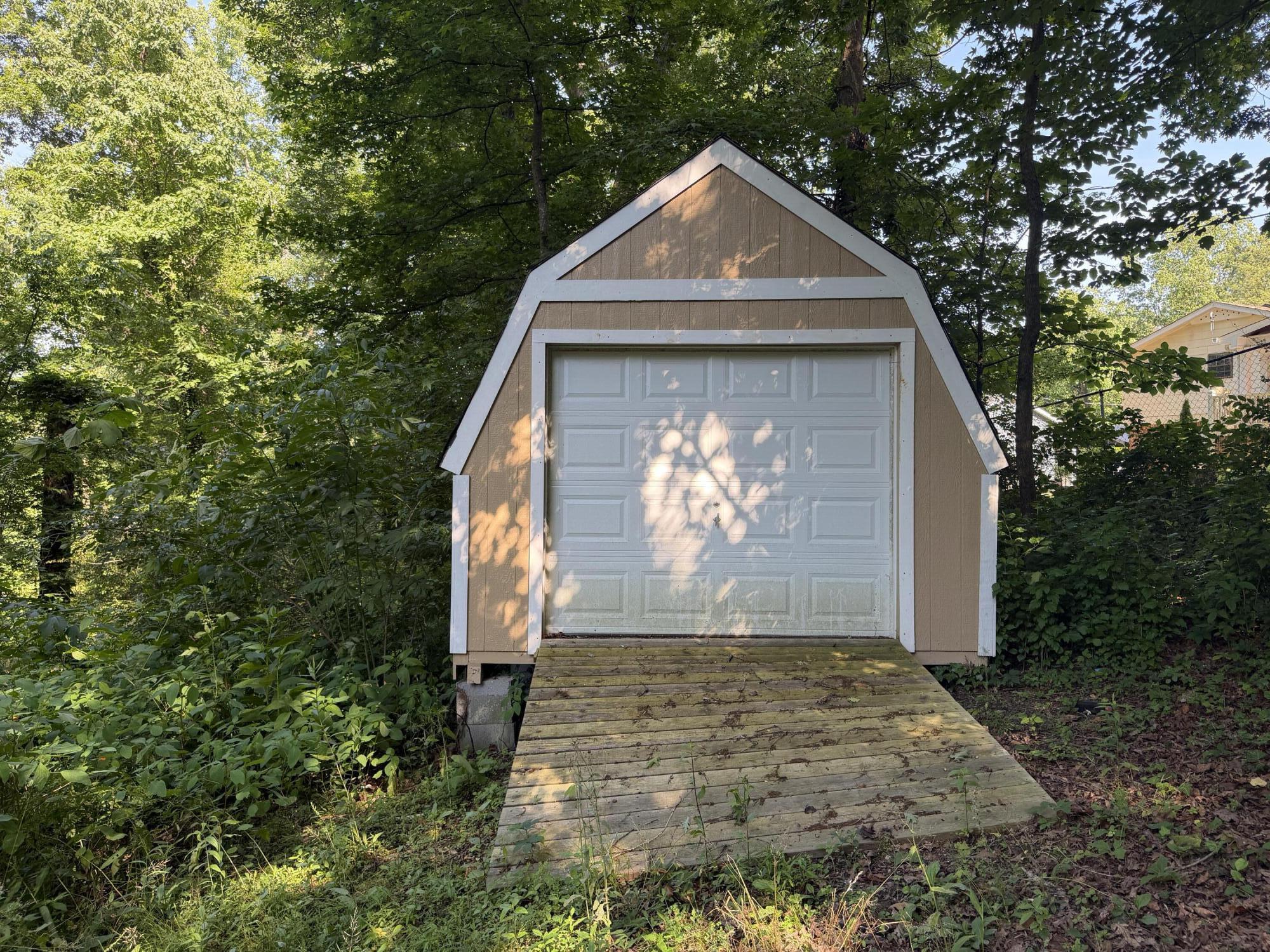 106 Briarwood Drive