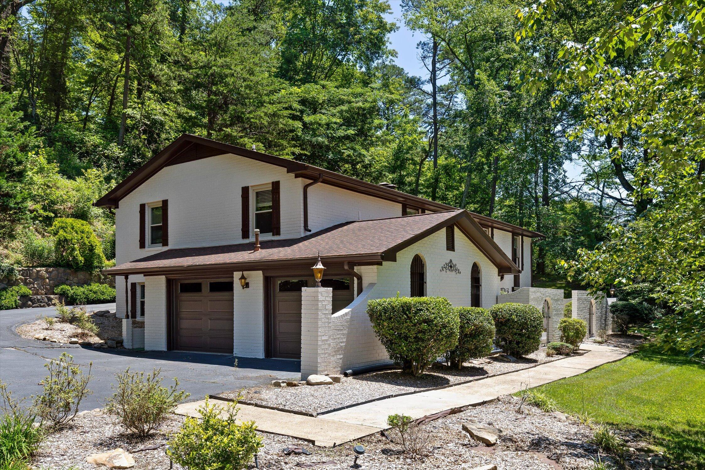 135 Palisades Drive