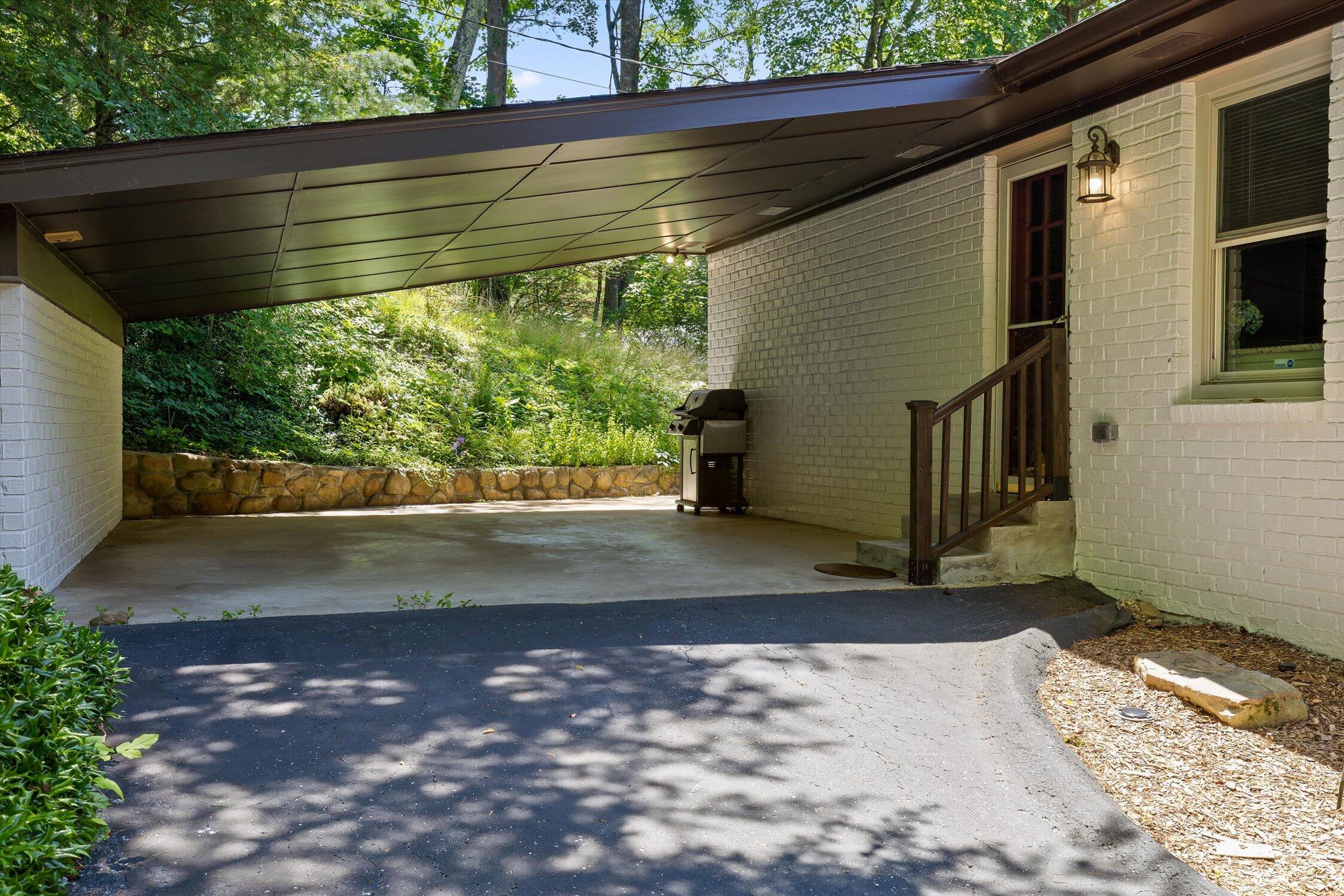 135 Palisades Drive