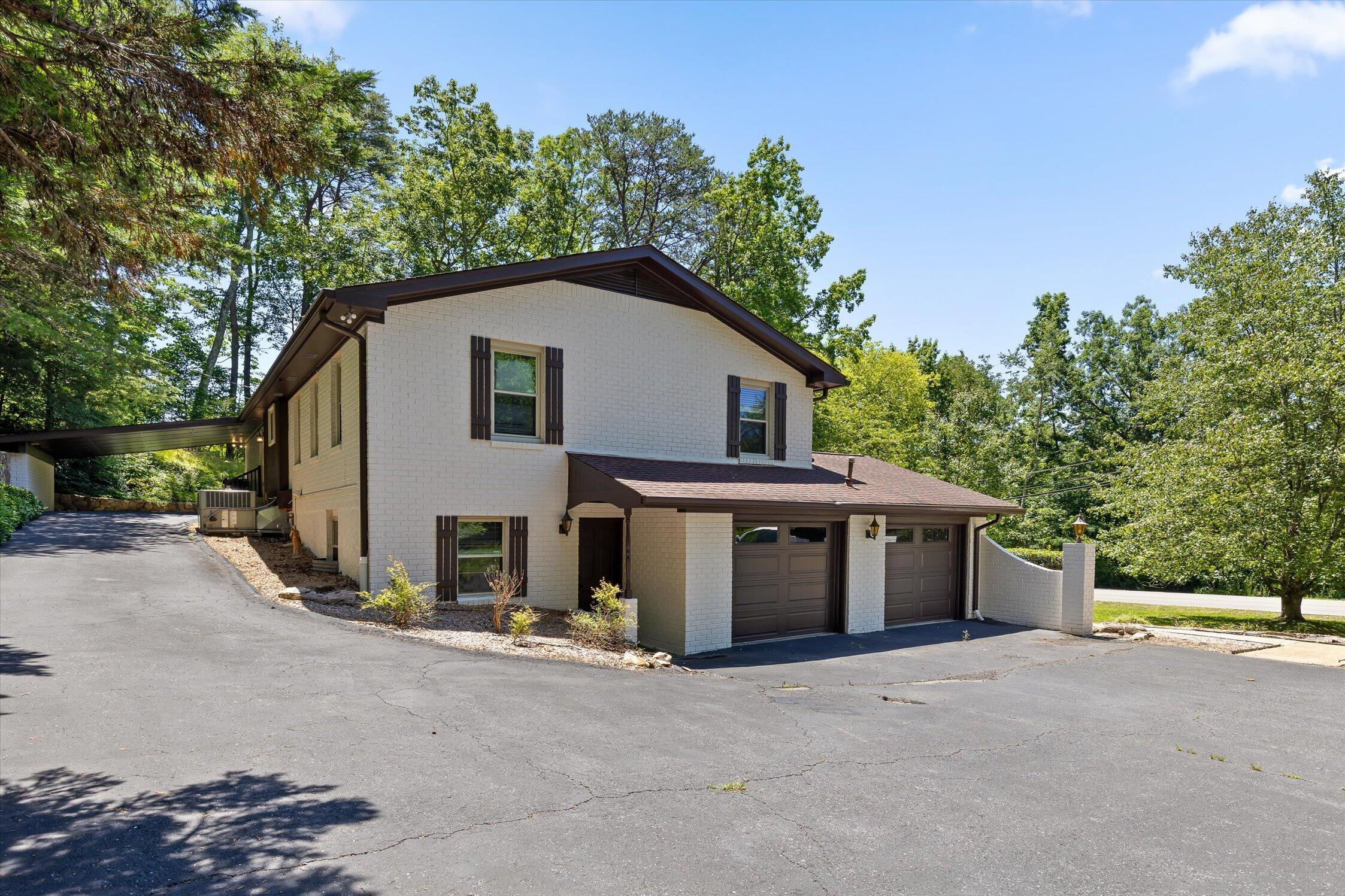 135 Palisades Drive