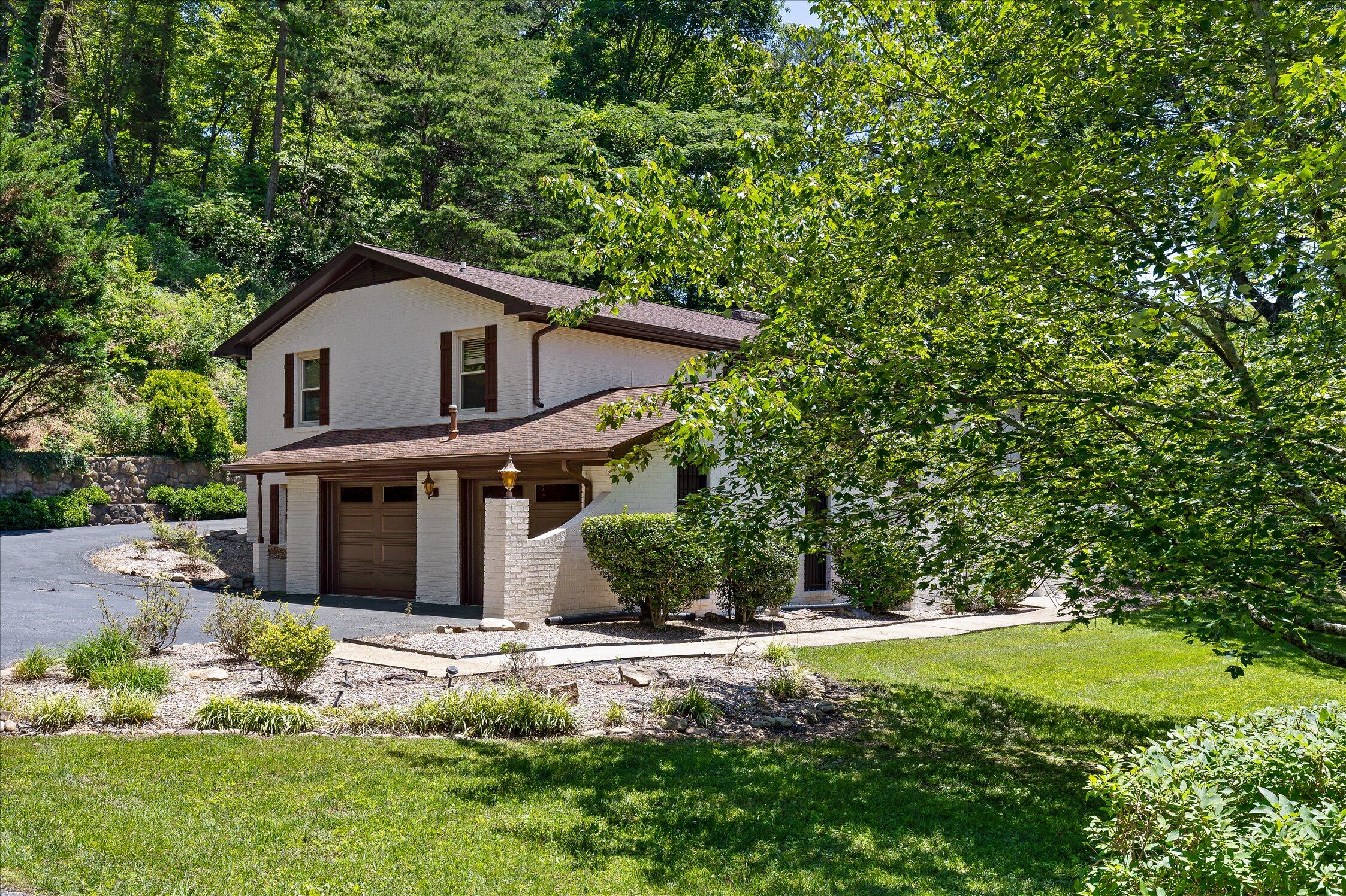 135 Palisades Drive