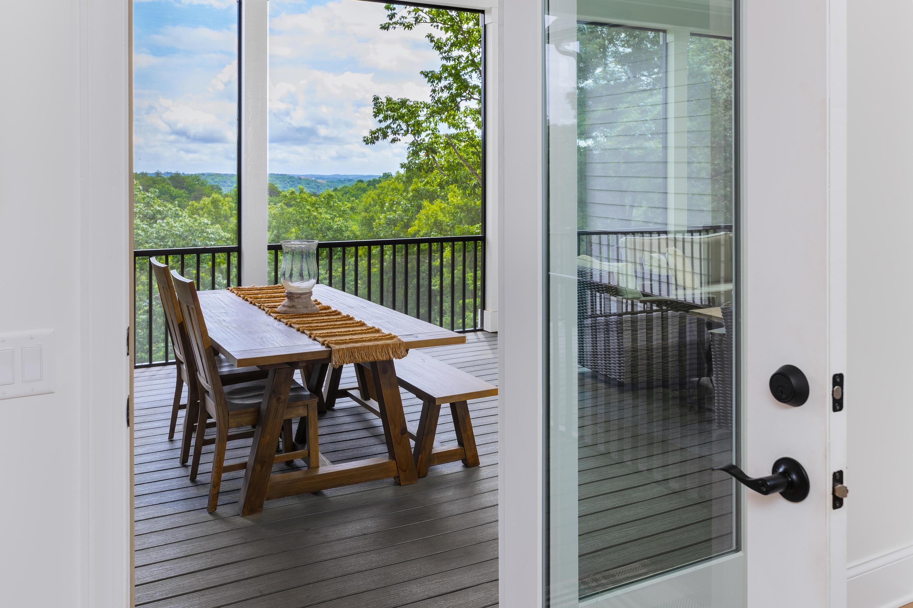 2214 Horizons View Drive