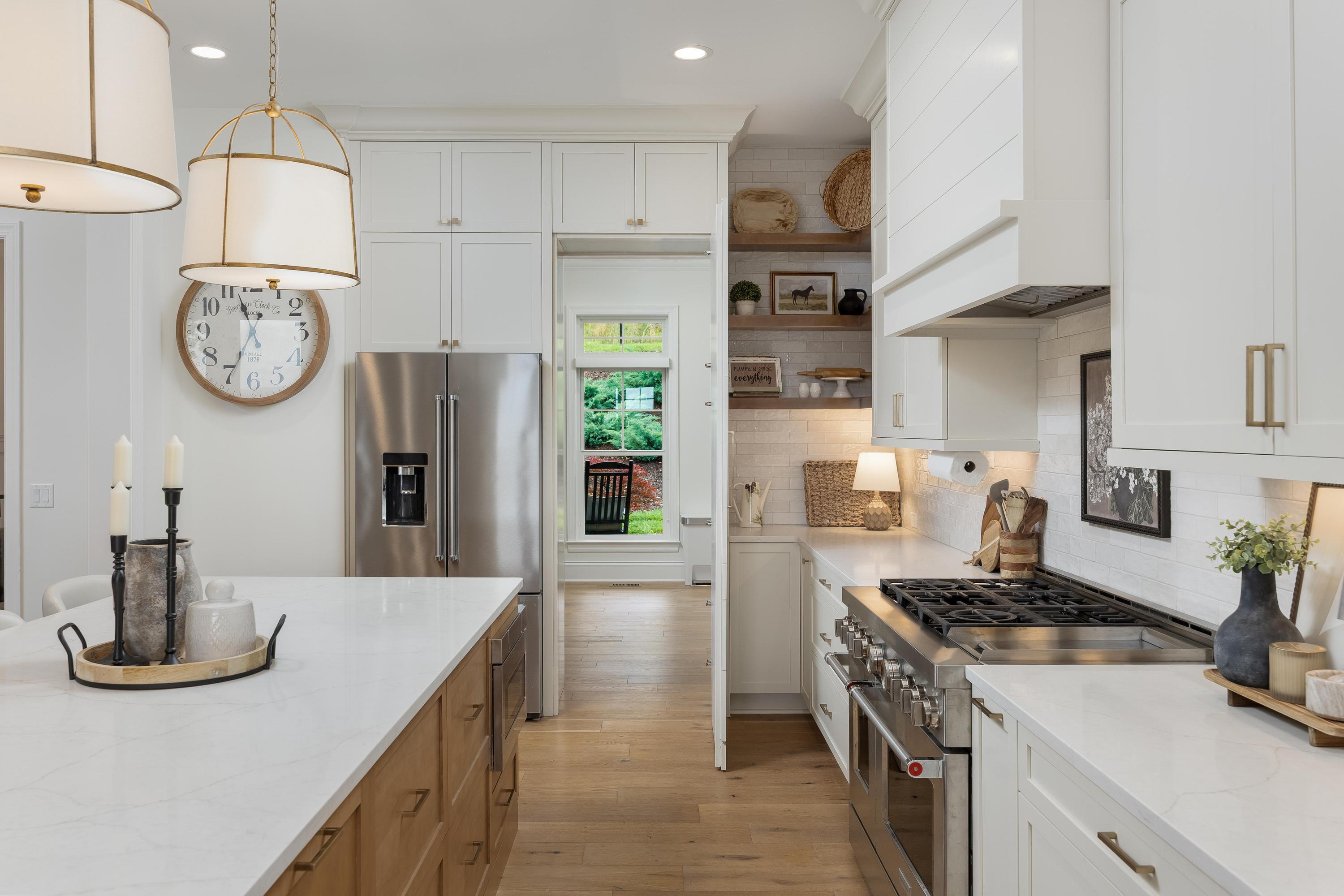 2214 Horizons View Drive