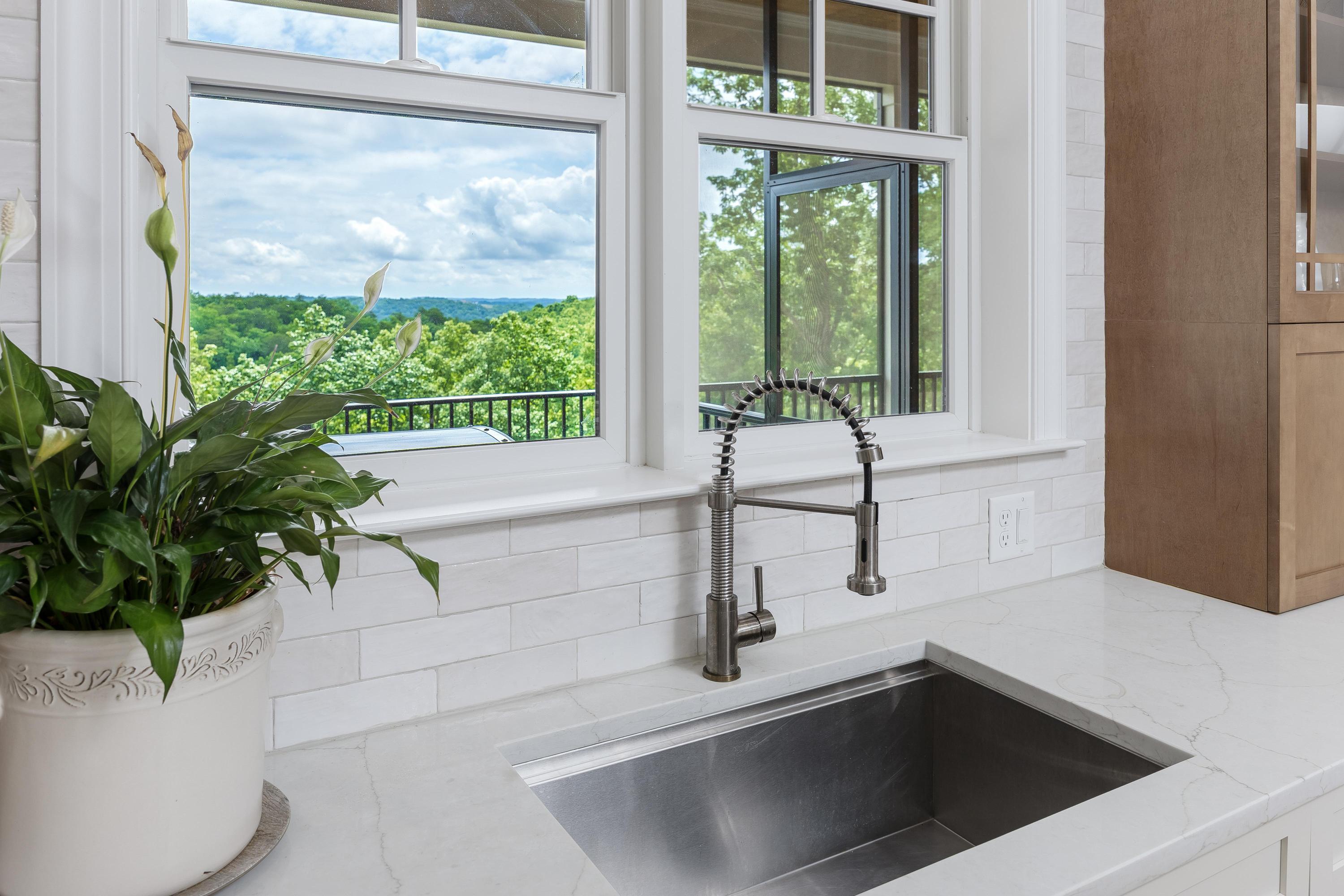 2214 Horizons View Drive