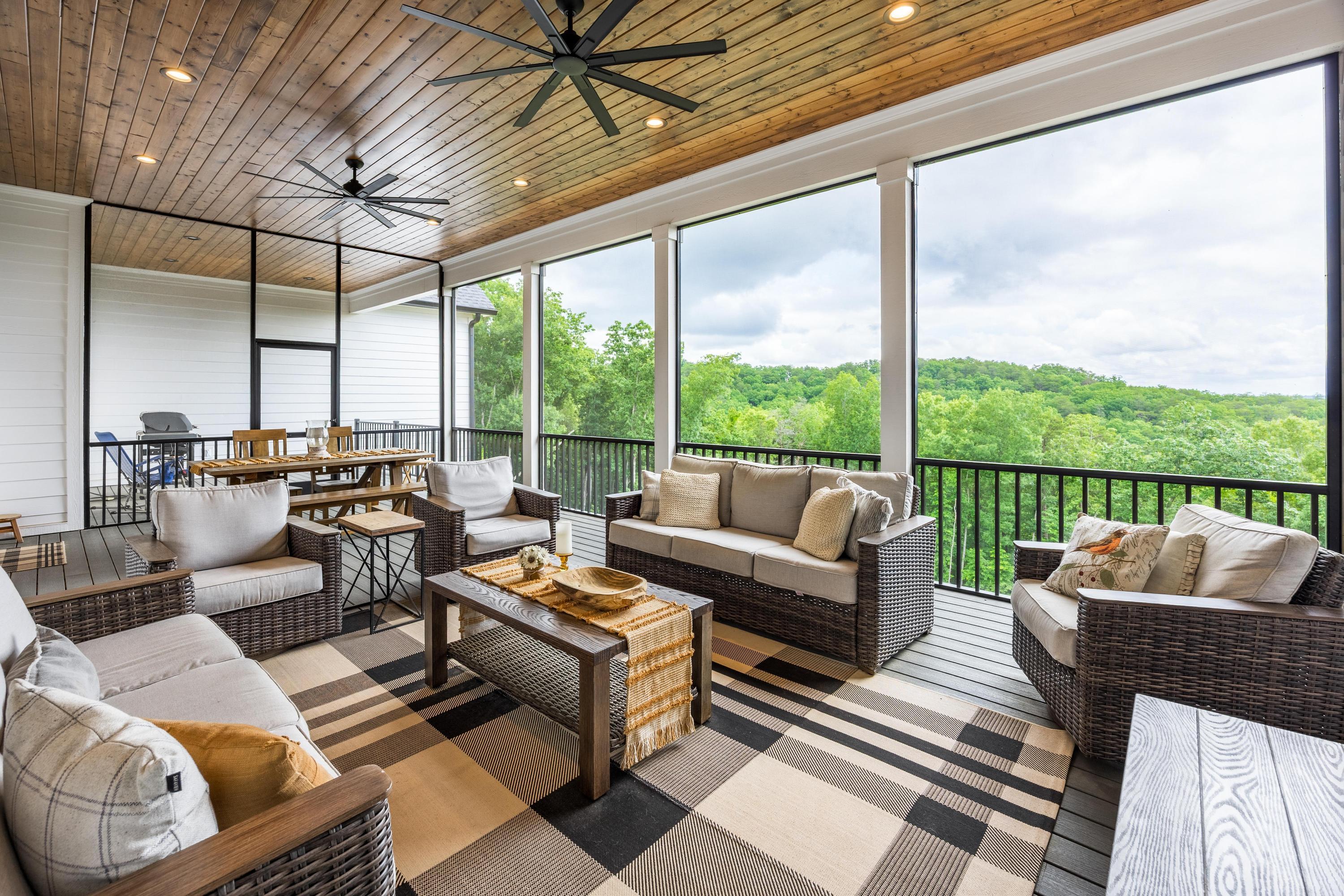 2214 Horizons View Drive