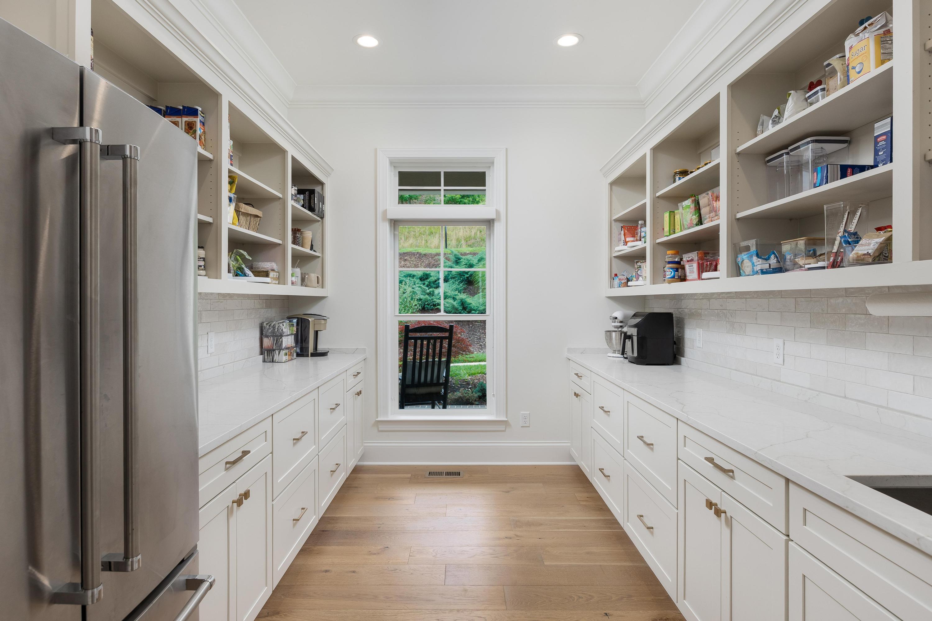 2214 Horizons View Drive
