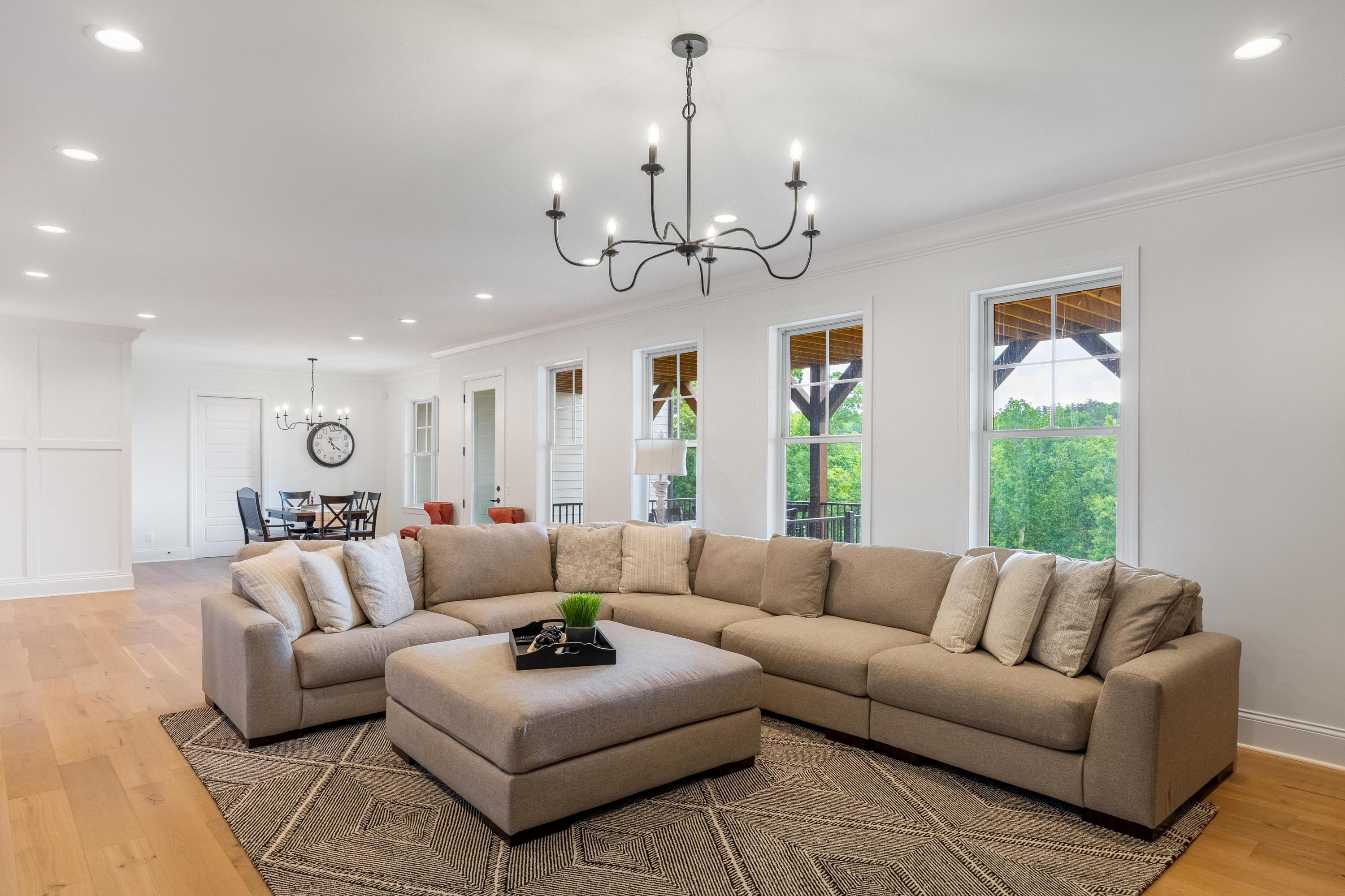 2214 Horizons View Drive
