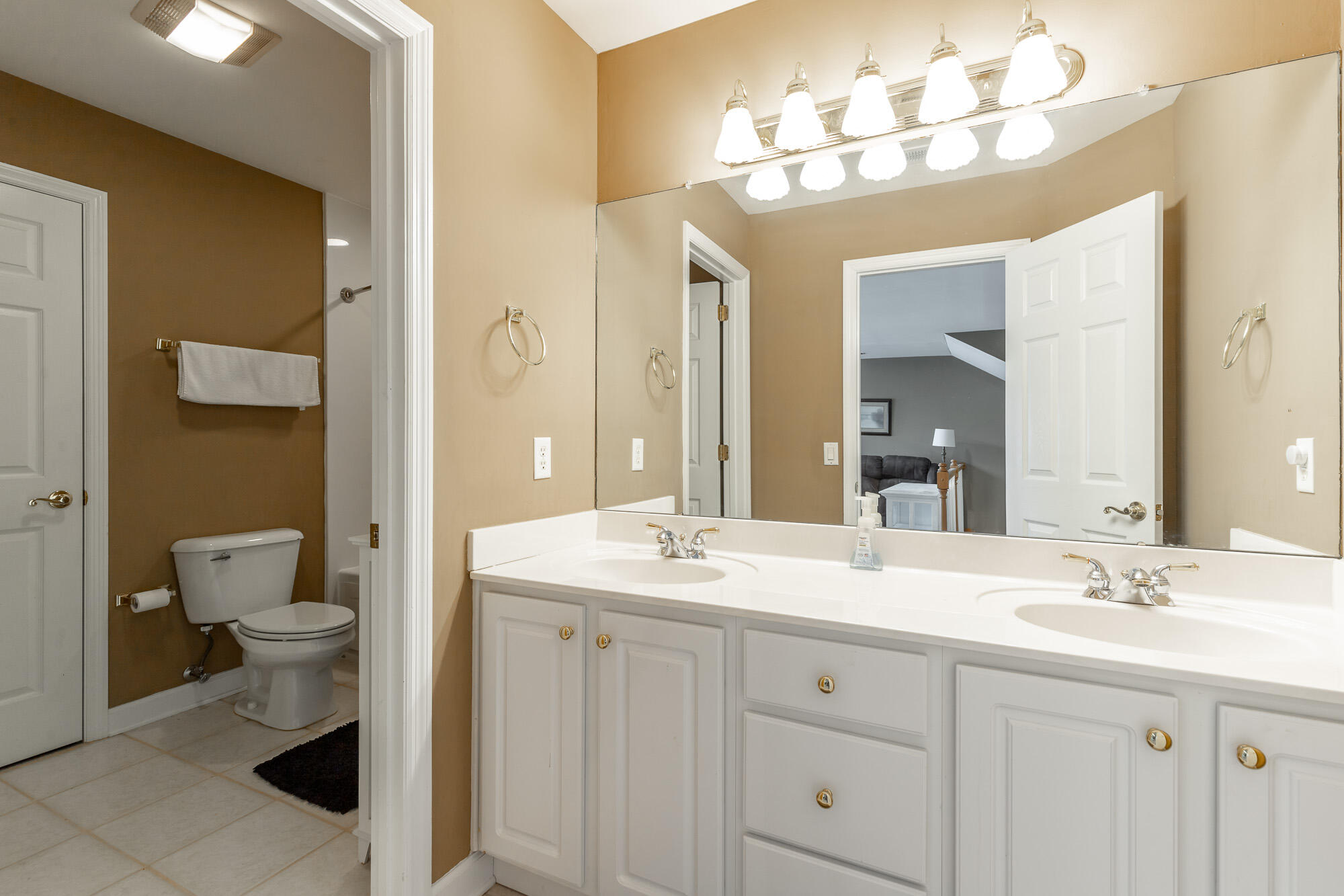 2414 Columbine Trail