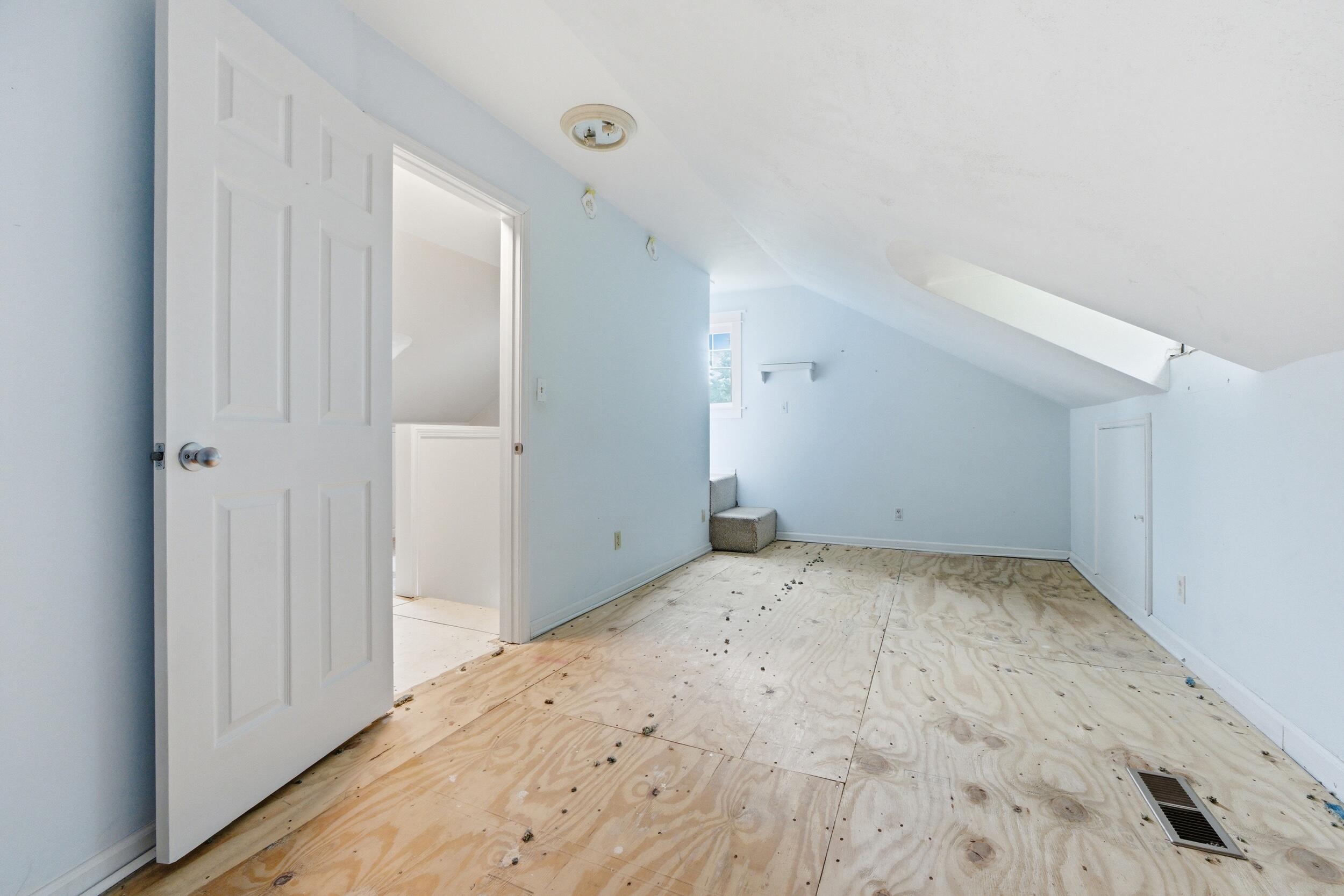 2100 Ridgewood Drive