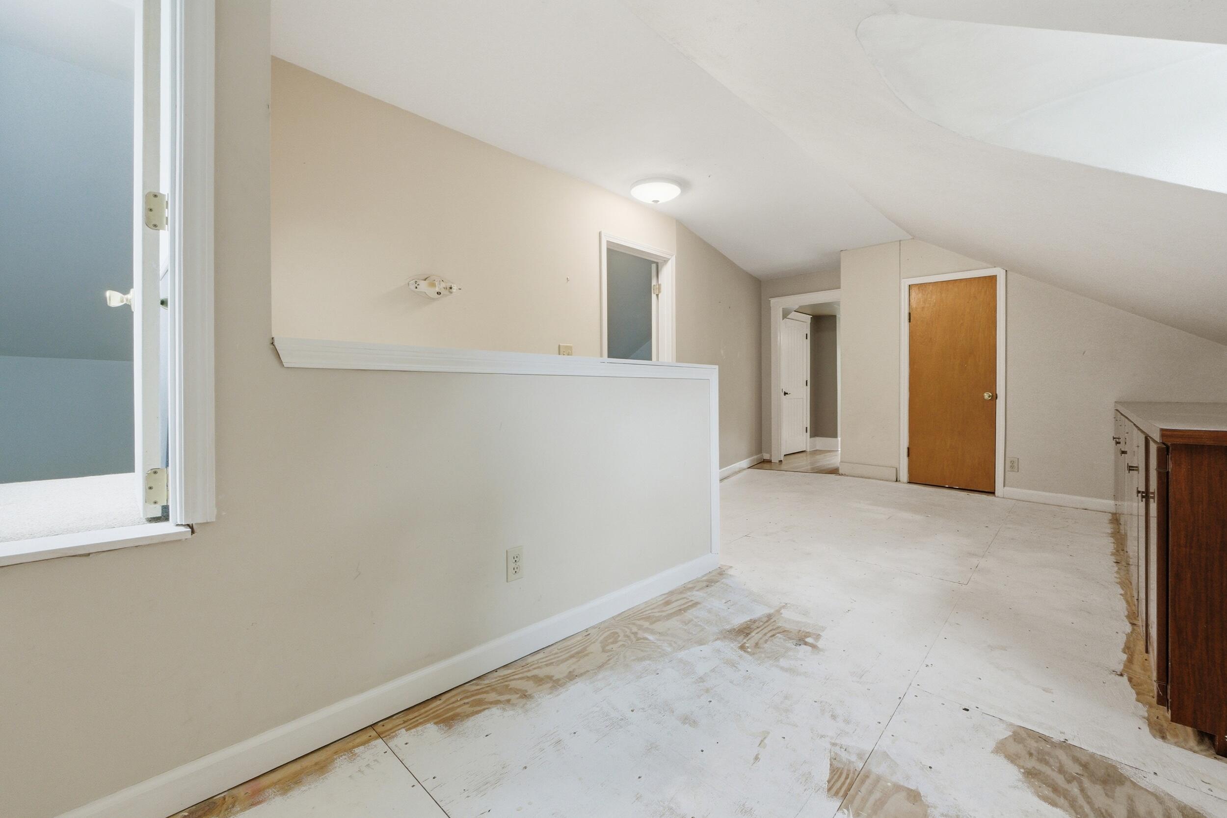 2100 Ridgewood Drive