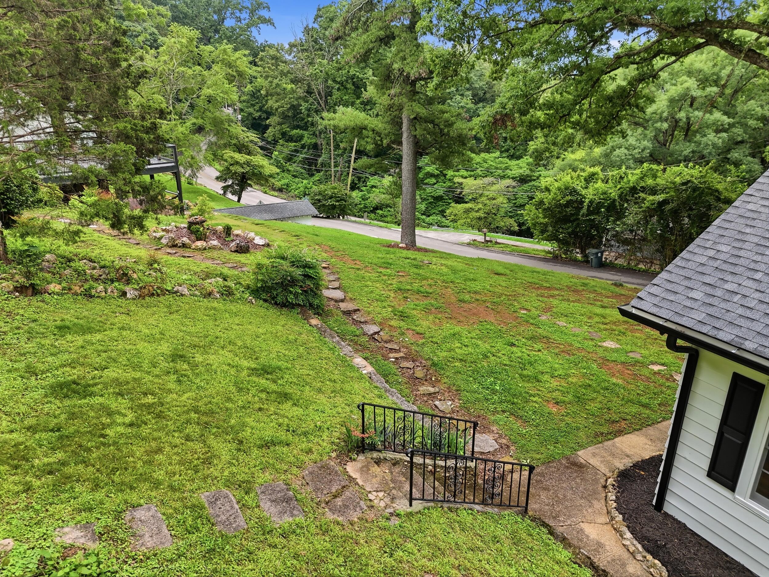 2100 Ridgewood Drive