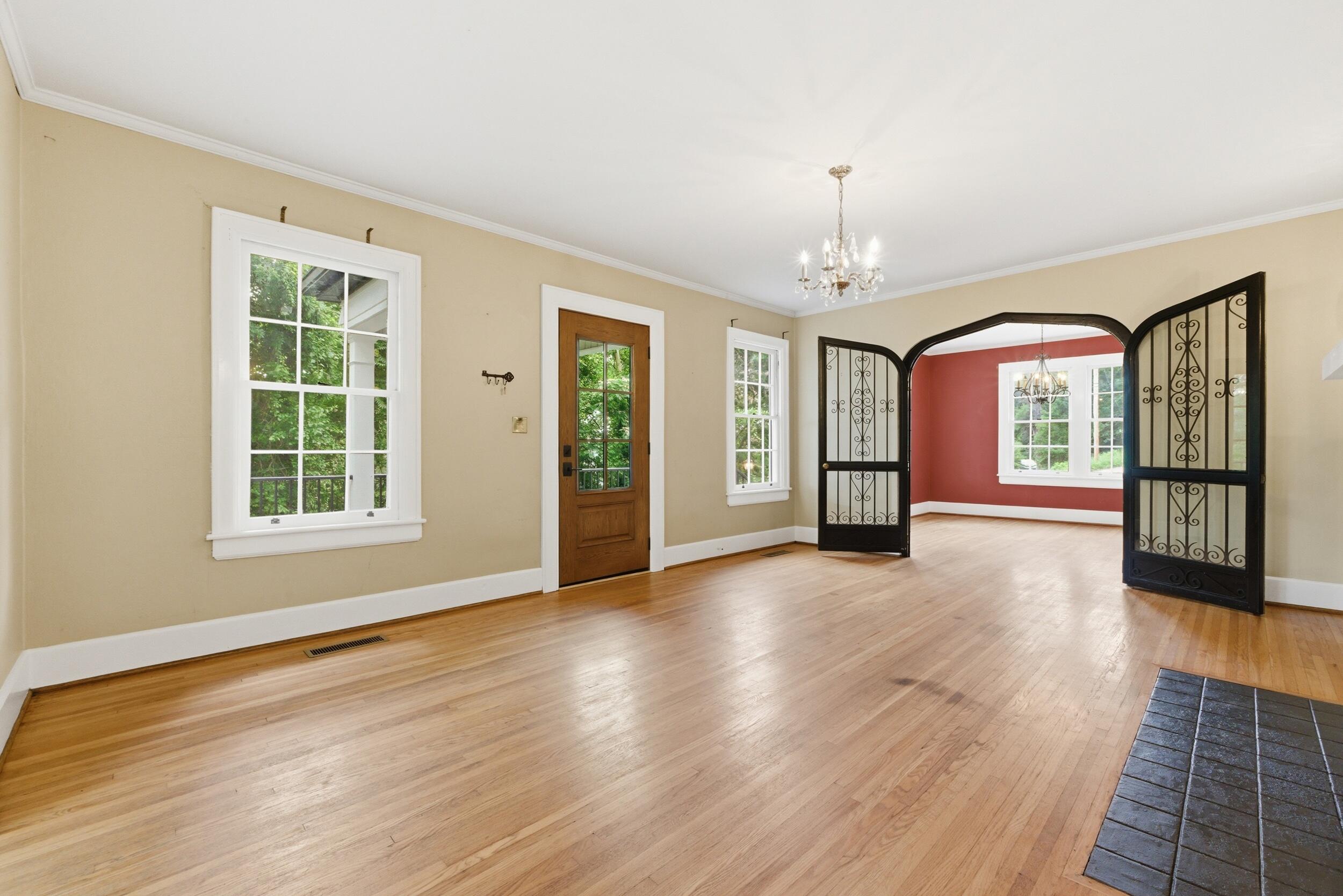 2100 Ridgewood Drive