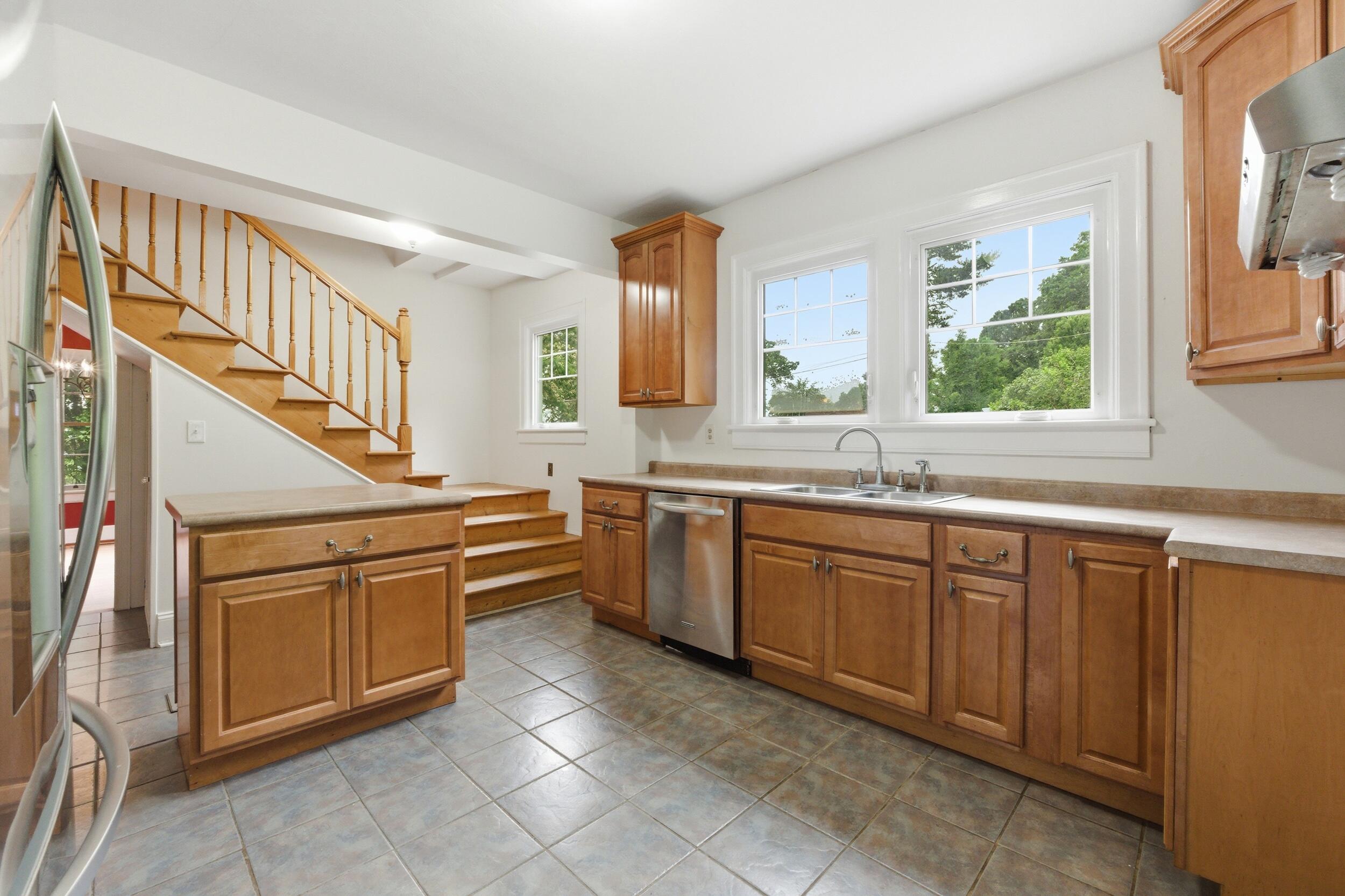 2100 Ridgewood Drive