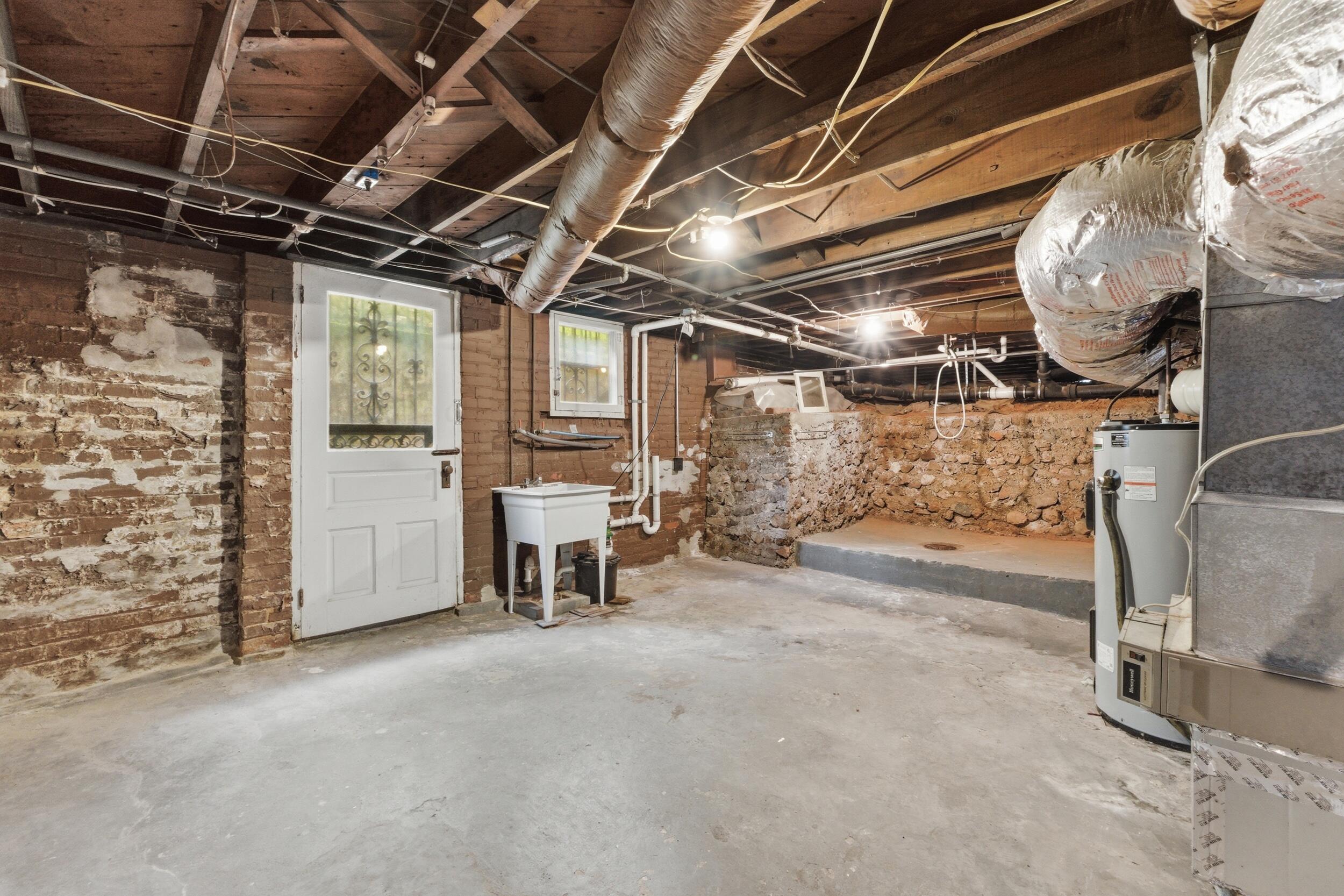2100 Ridgewood Drive