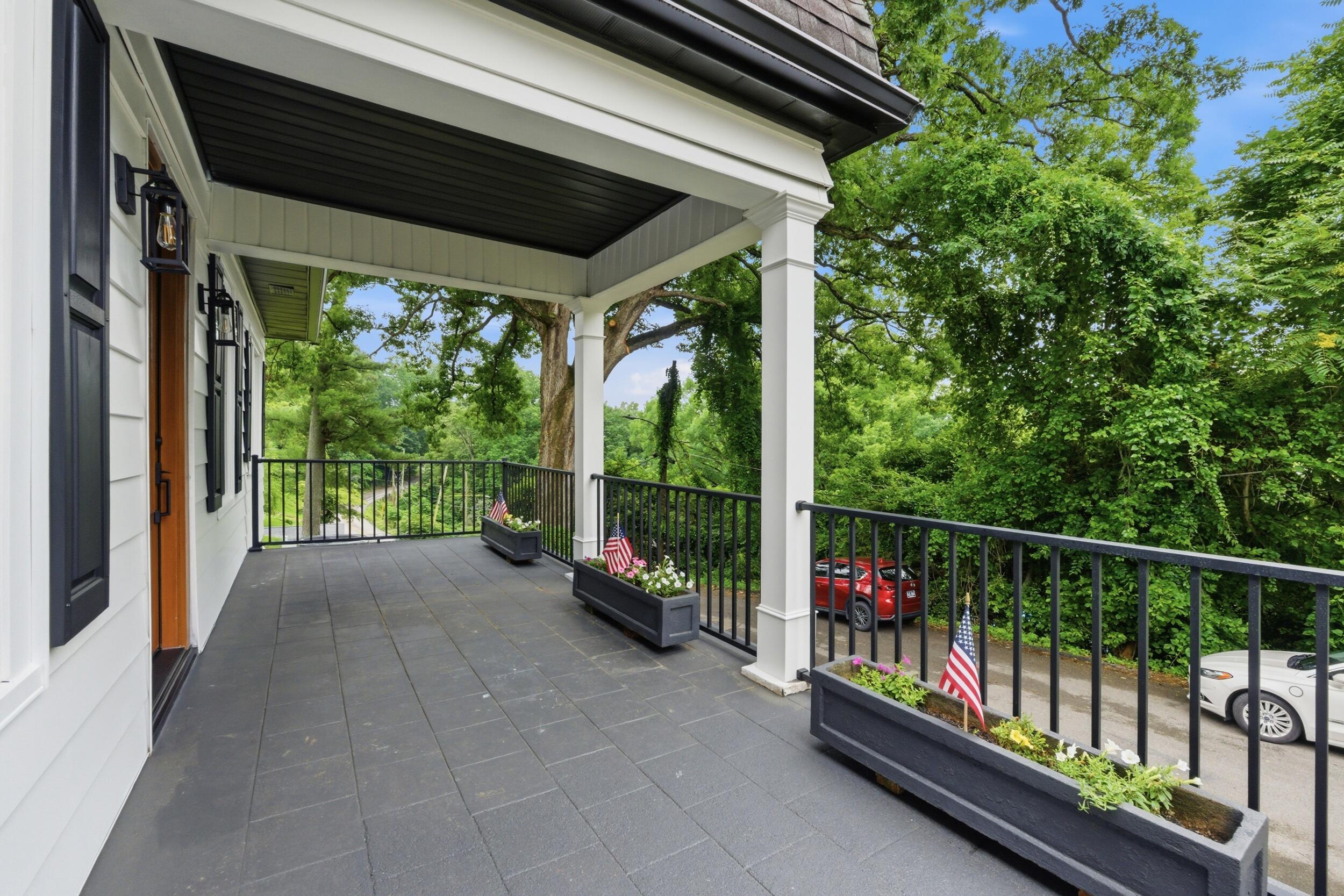 2100 Ridgewood Drive