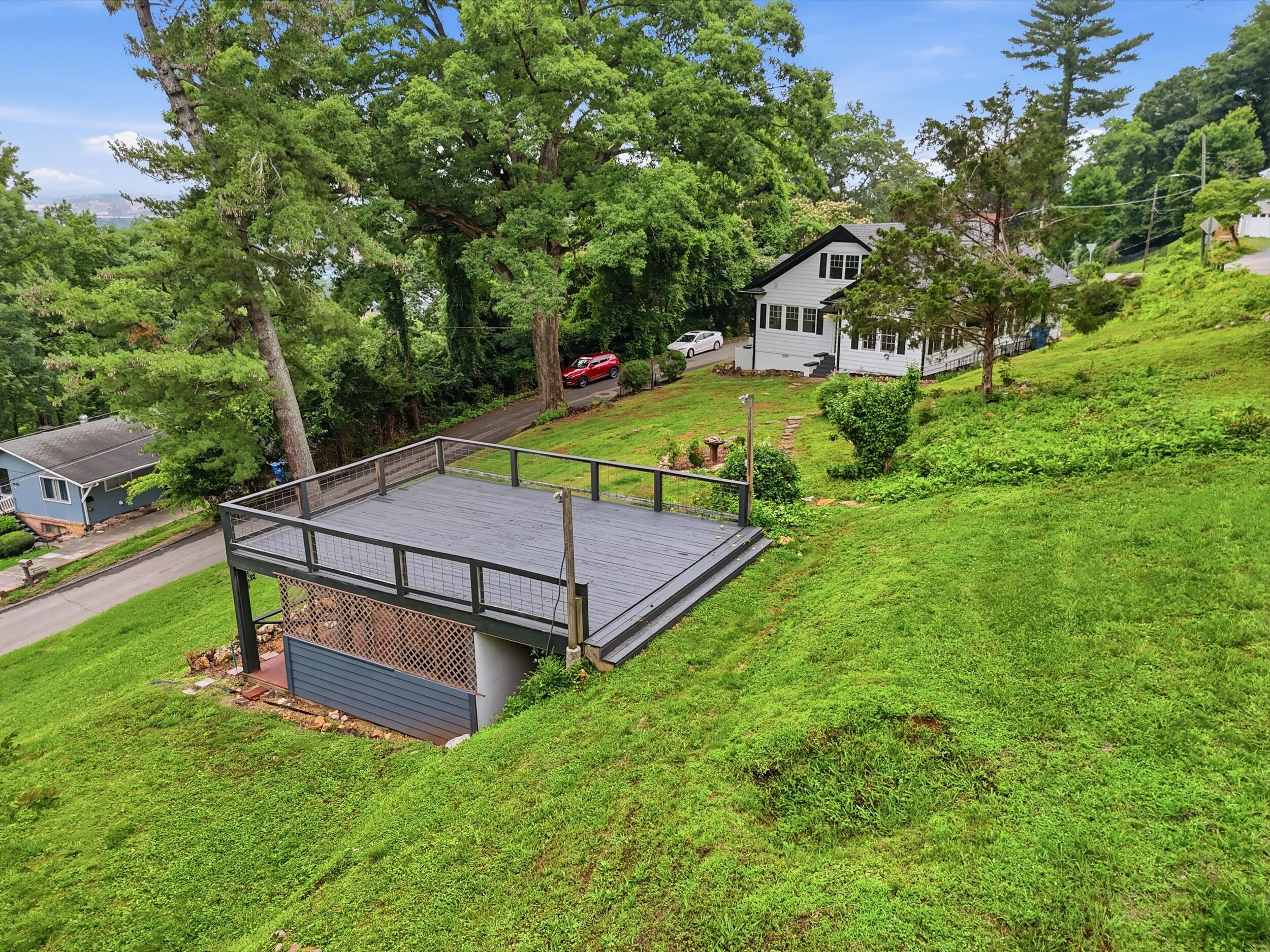 2100 Ridgewood Drive