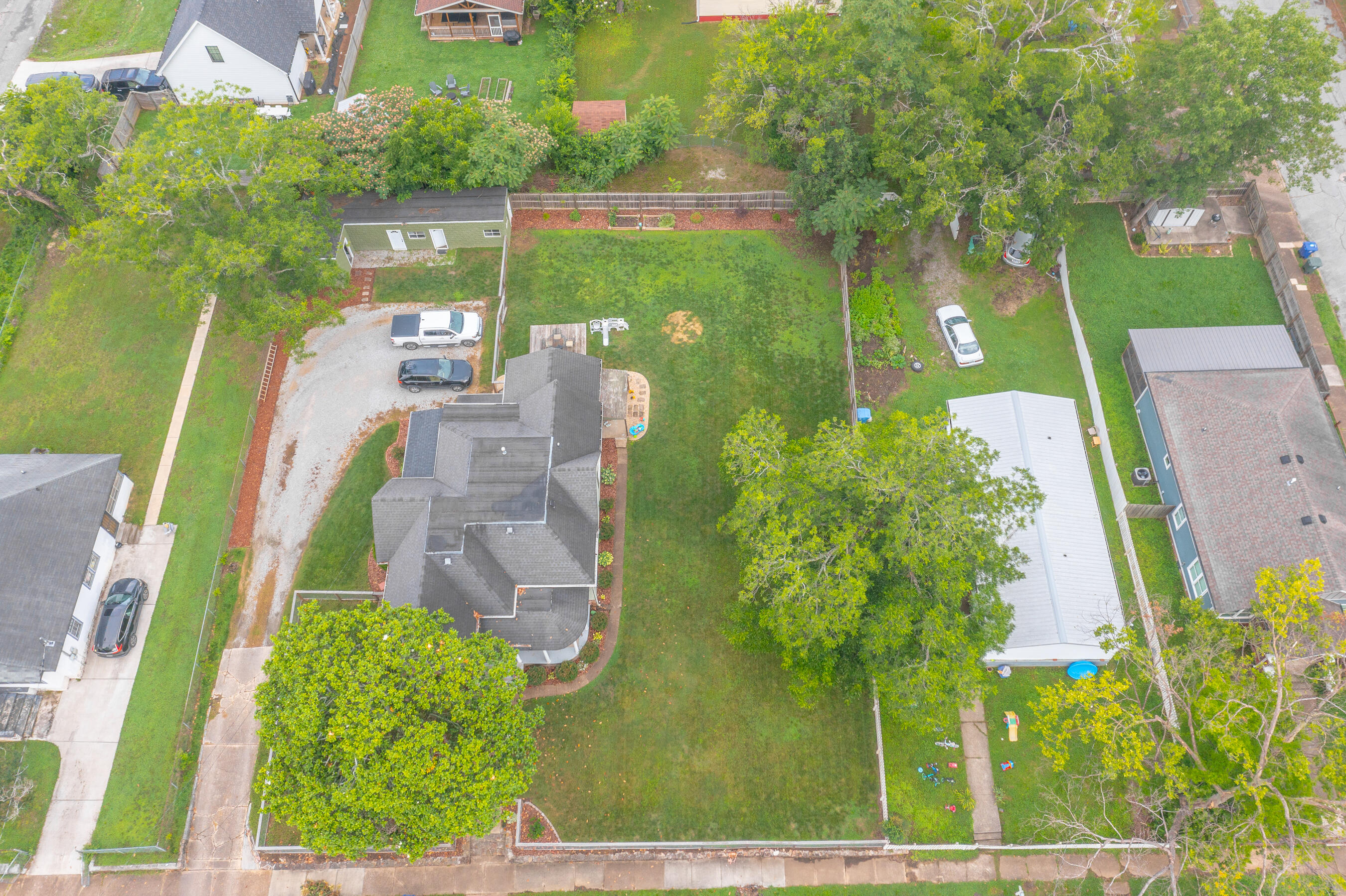 907 S Highland Park