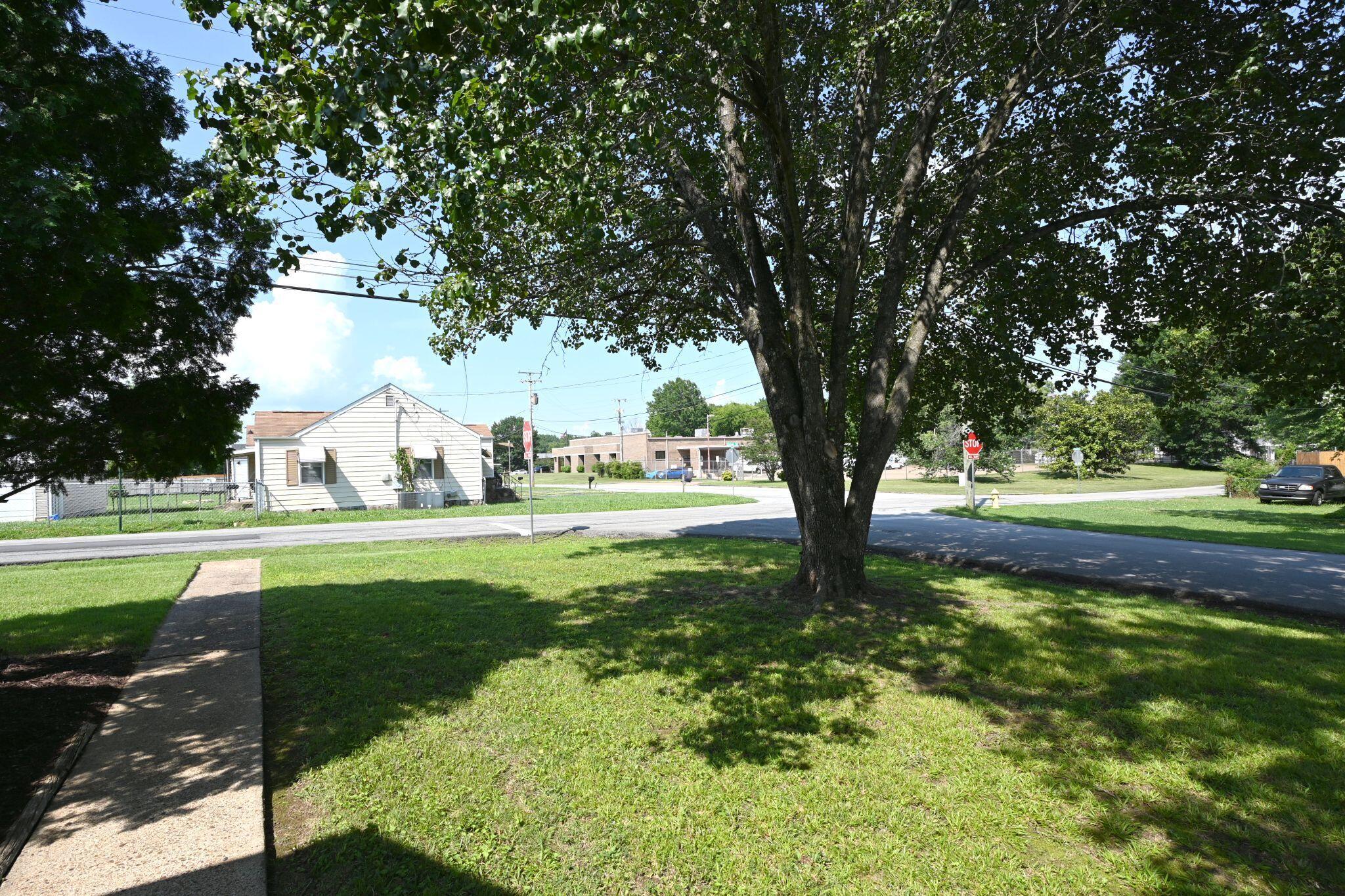 1601 Maxwell Road