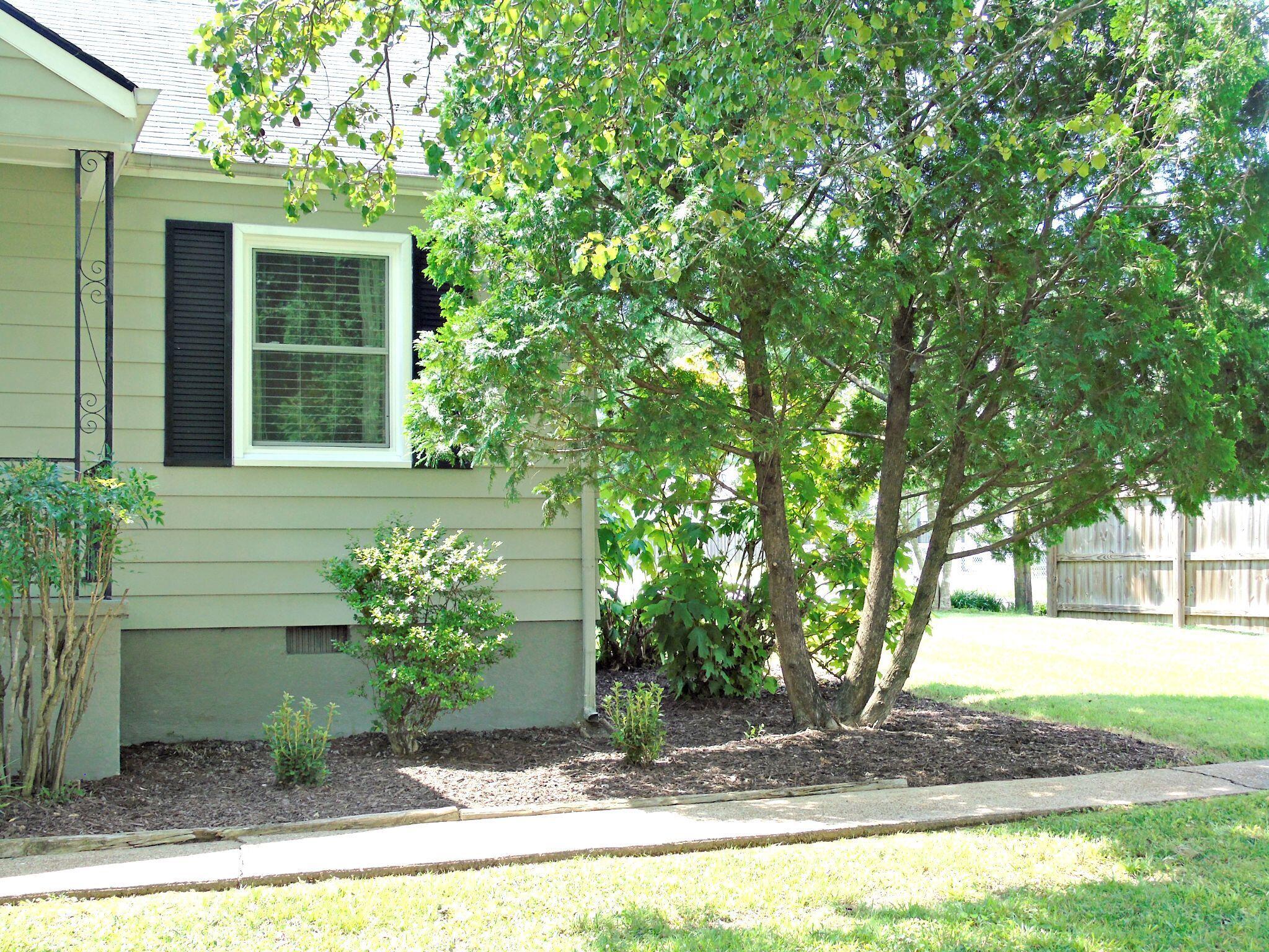 1601 Maxwell Road
