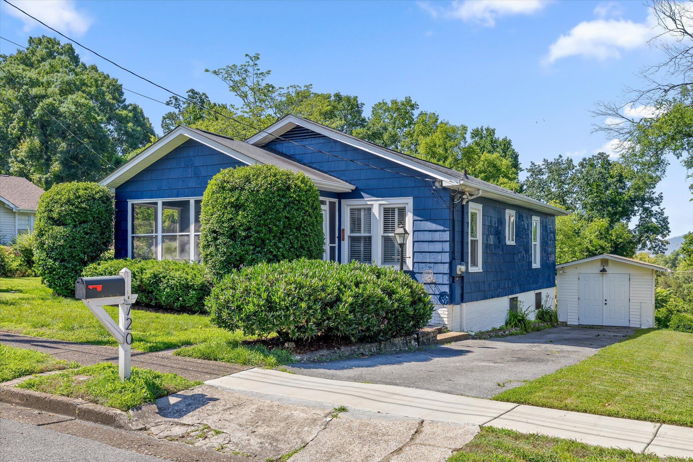 720 Mount Vernon Avenue
