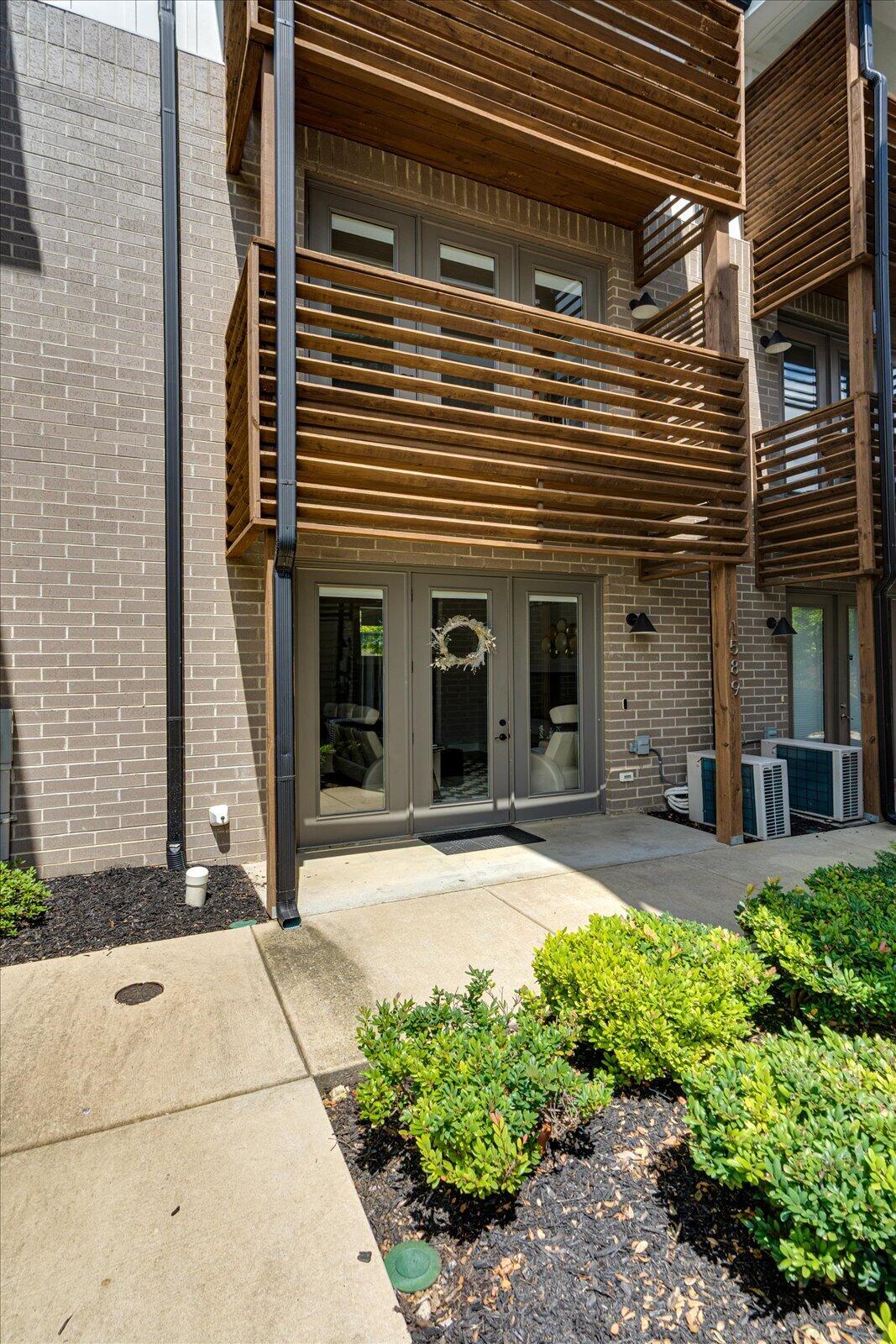 1589 Sinclair Avenue, 5