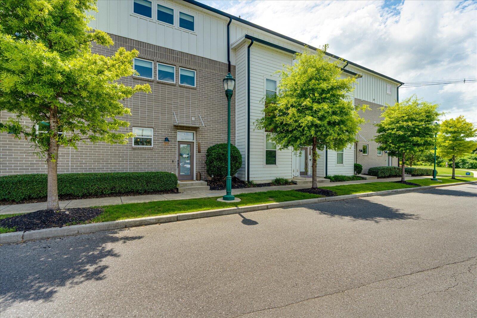 1589 Sinclair Avenue, 5