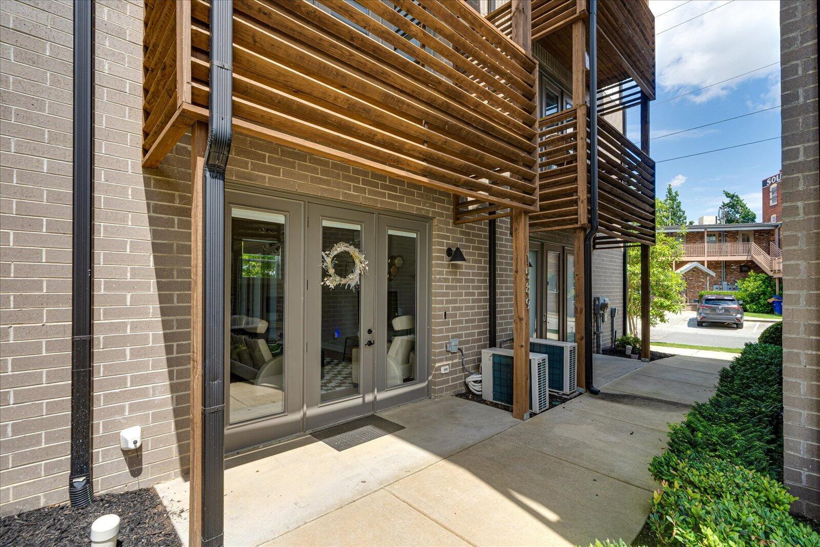 1589 Sinclair Avenue, 5
