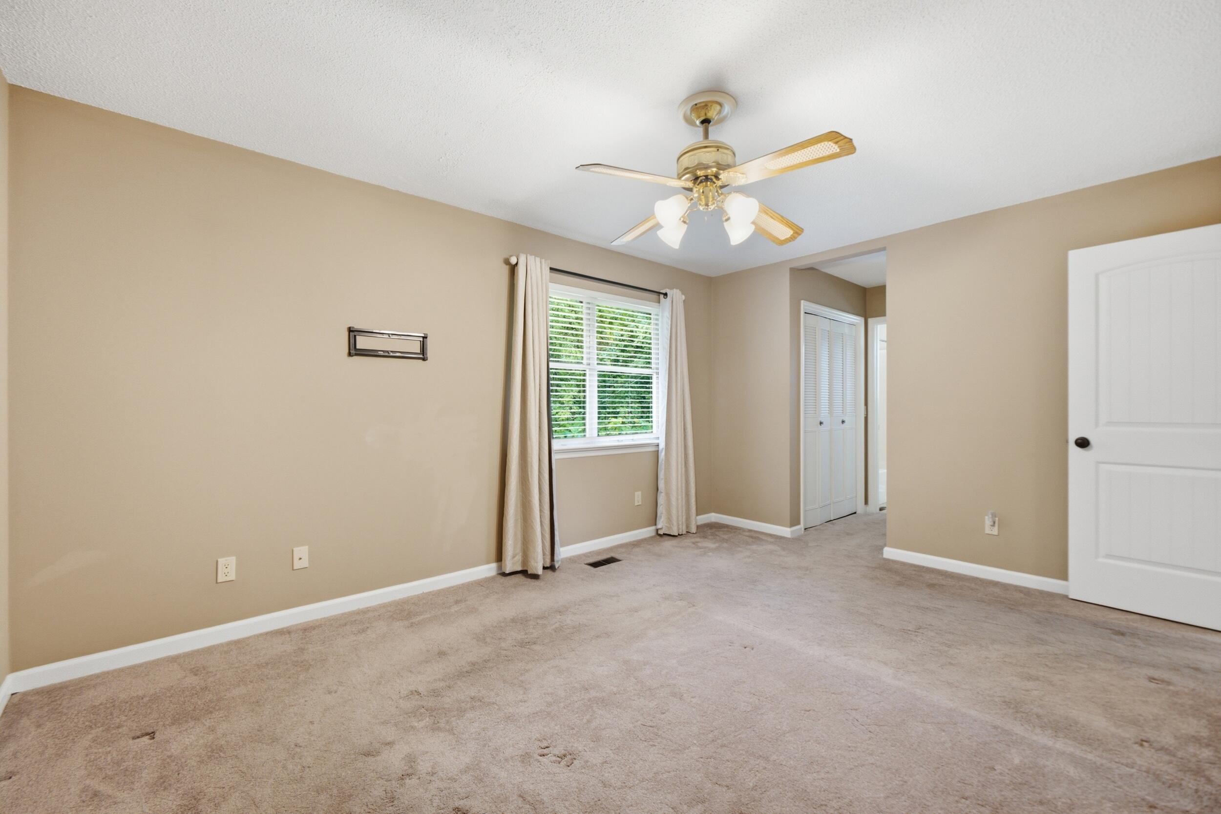 3562 Valley Trail