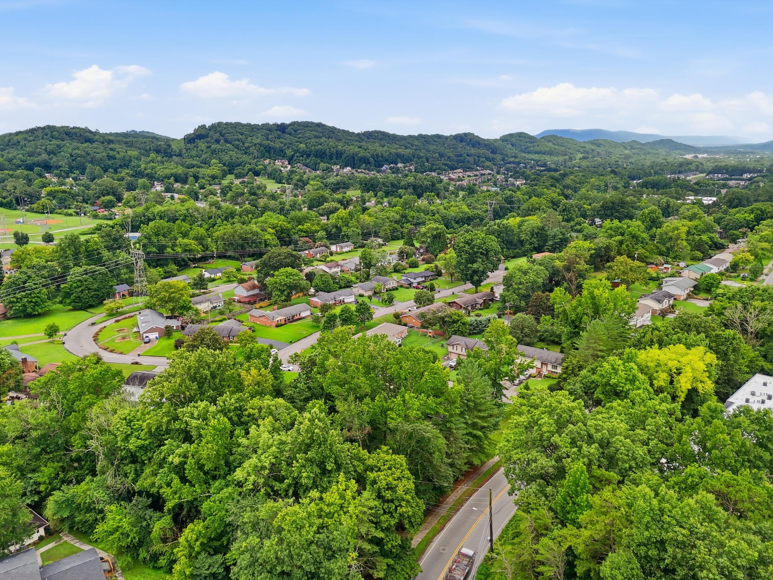 3562 Valley Trail