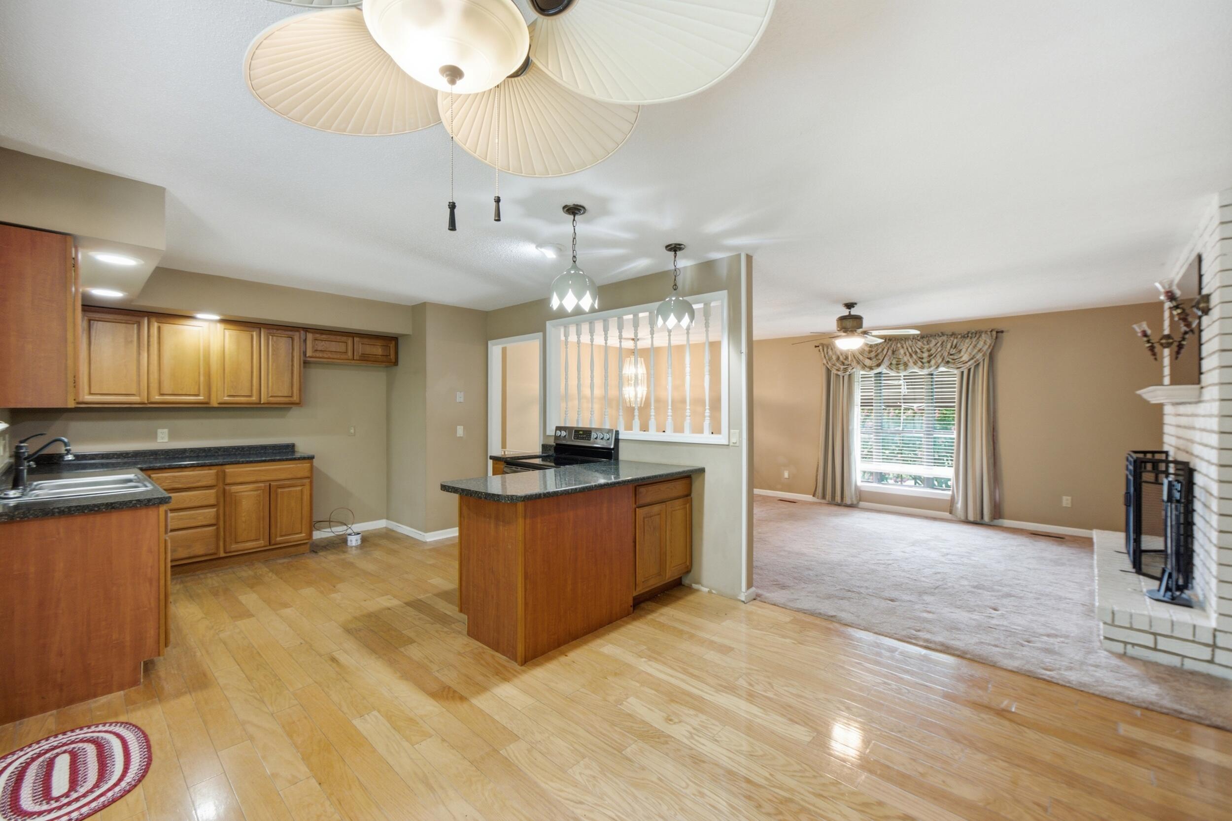 3562 Valley Trail