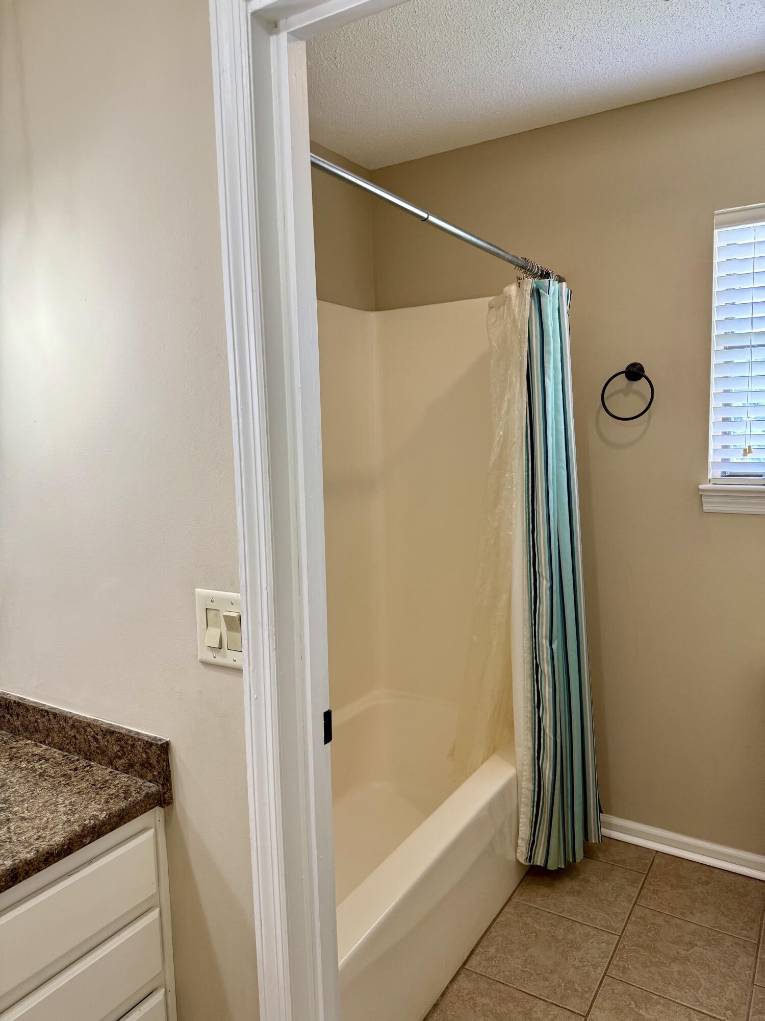 3562 Valley Trail