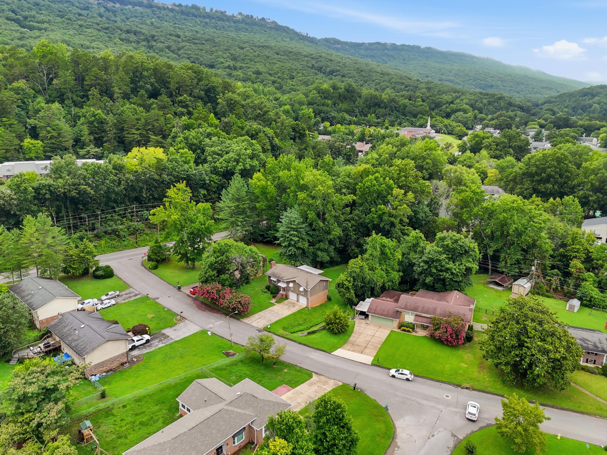 3562 Valley Trail