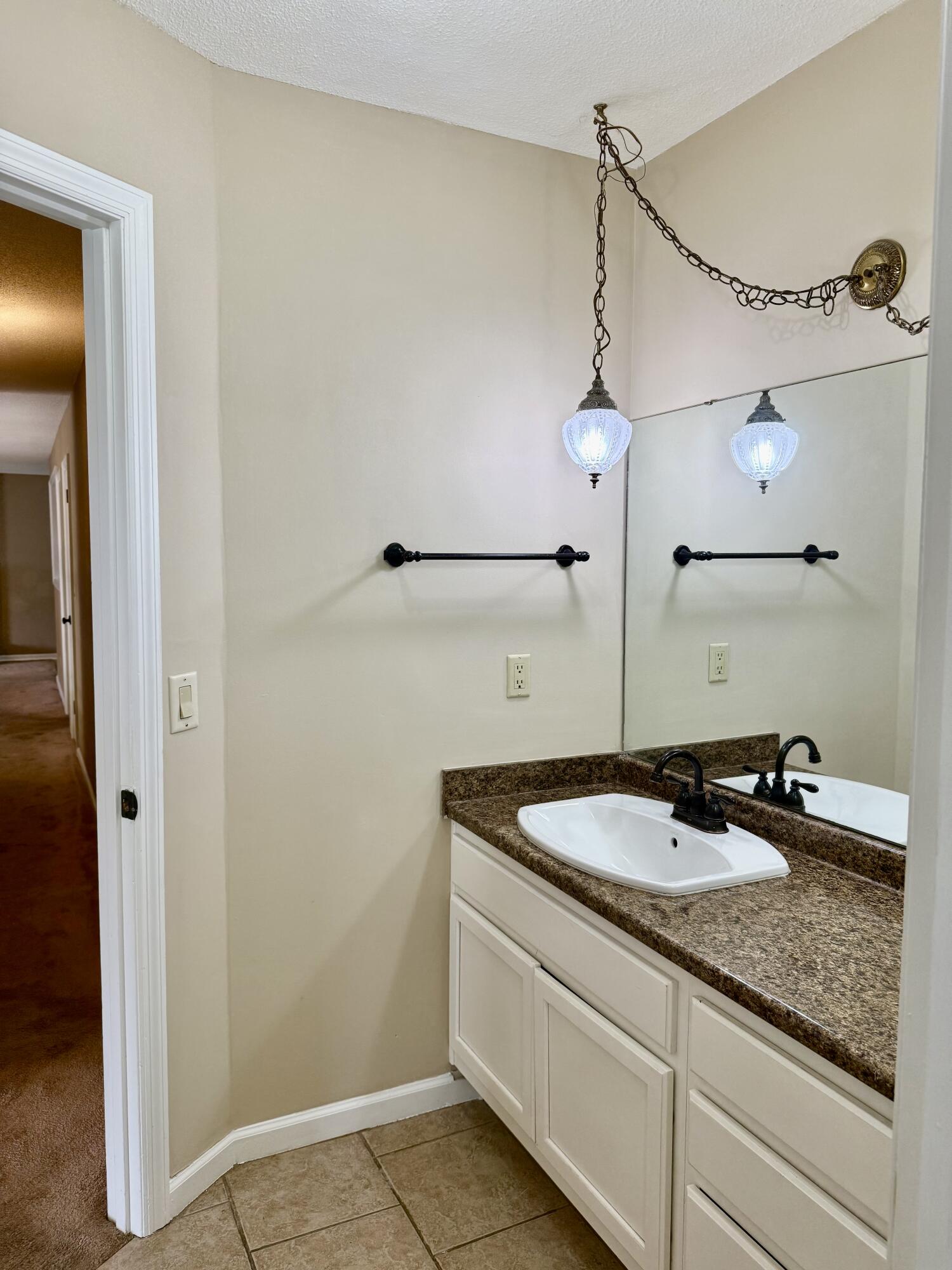 3562 Valley Trail